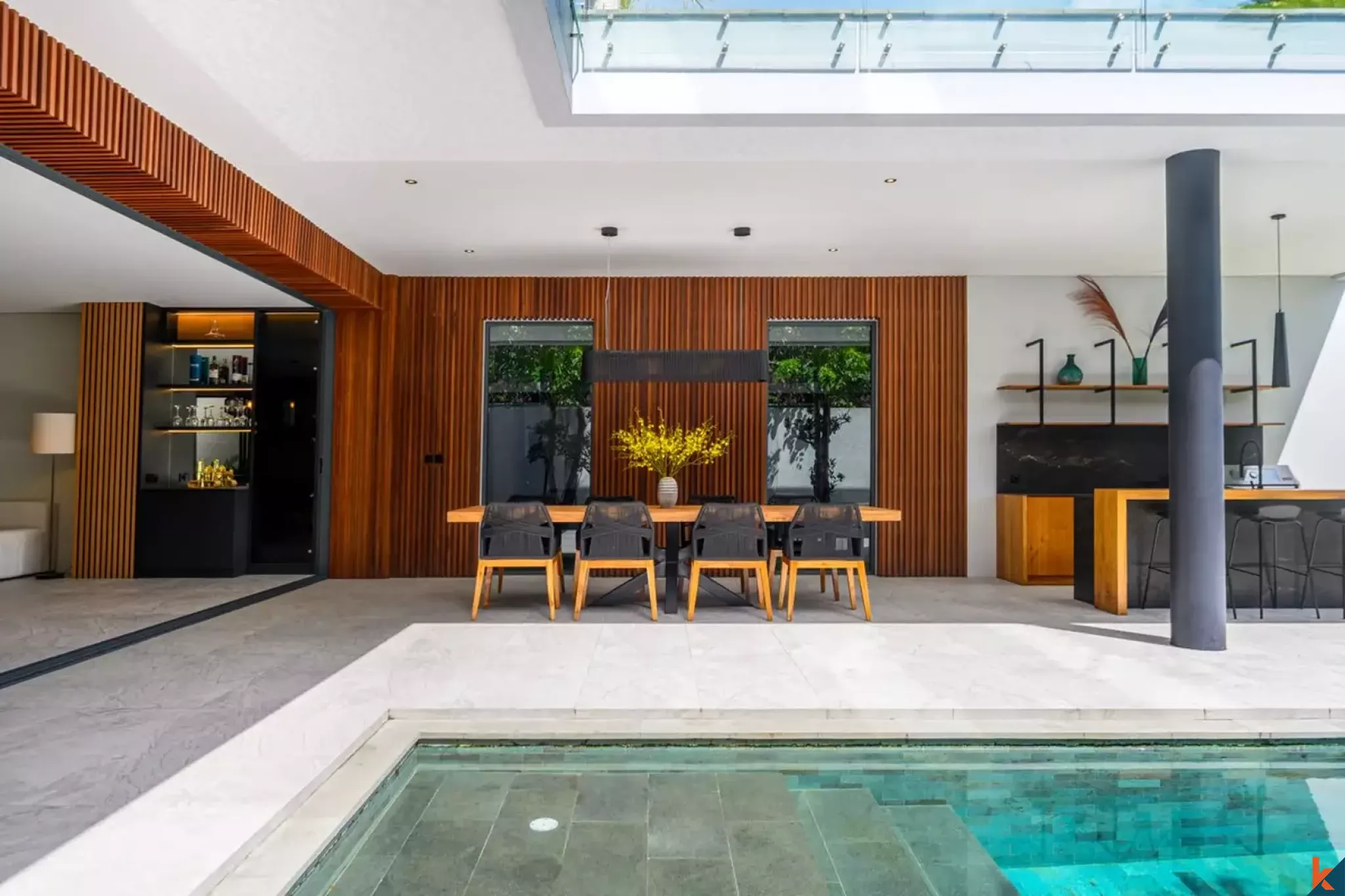 Perumahan hak milik empat kamar tidur berkualitas luar biasa yang menghadap Teluk Jimbaran