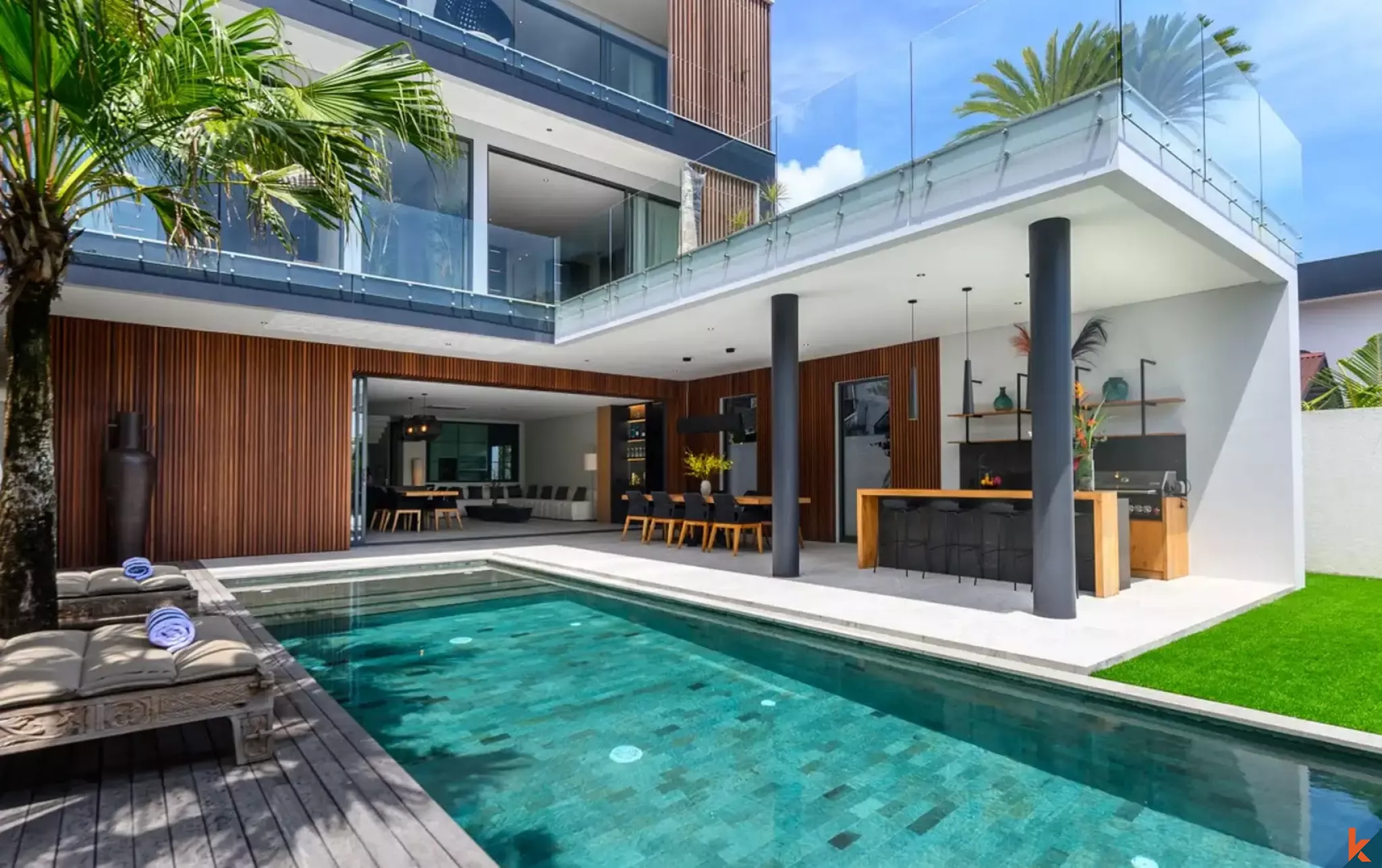 Perumahan hak milik empat kamar tidur berkualitas luar biasa yang menghadap Teluk Jimbaran