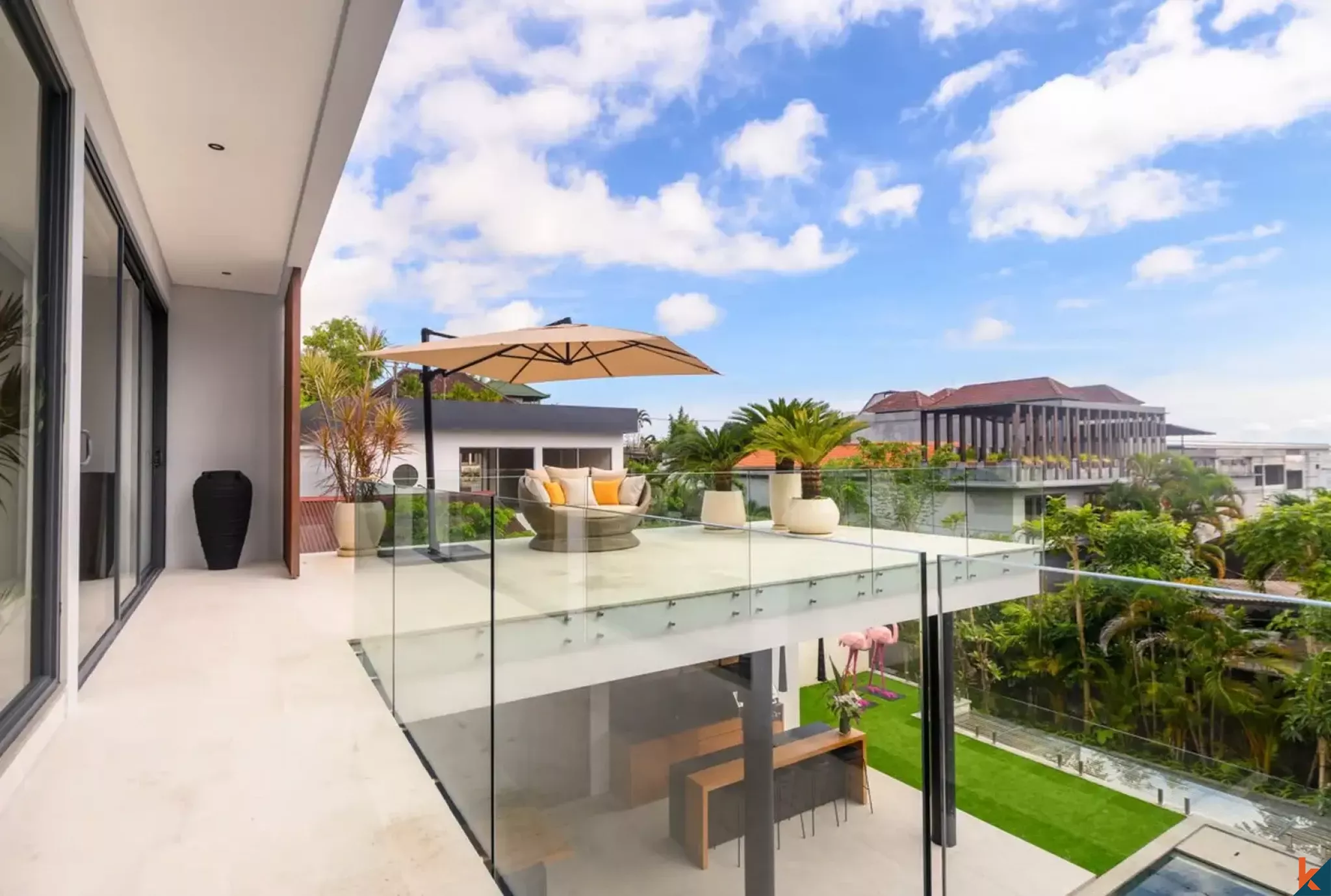 Perumahan hak milik empat kamar tidur berkualitas luar biasa yang menghadap Teluk Jimbaran