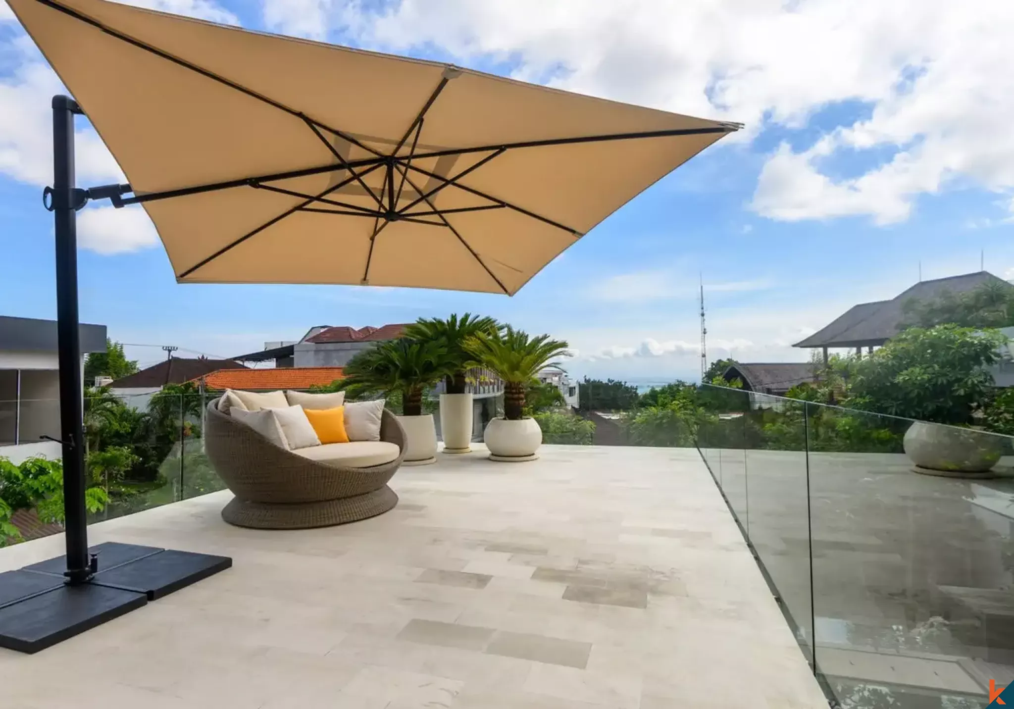 Perumahan hak milik empat kamar tidur berkualitas luar biasa yang menghadap Teluk Jimbaran