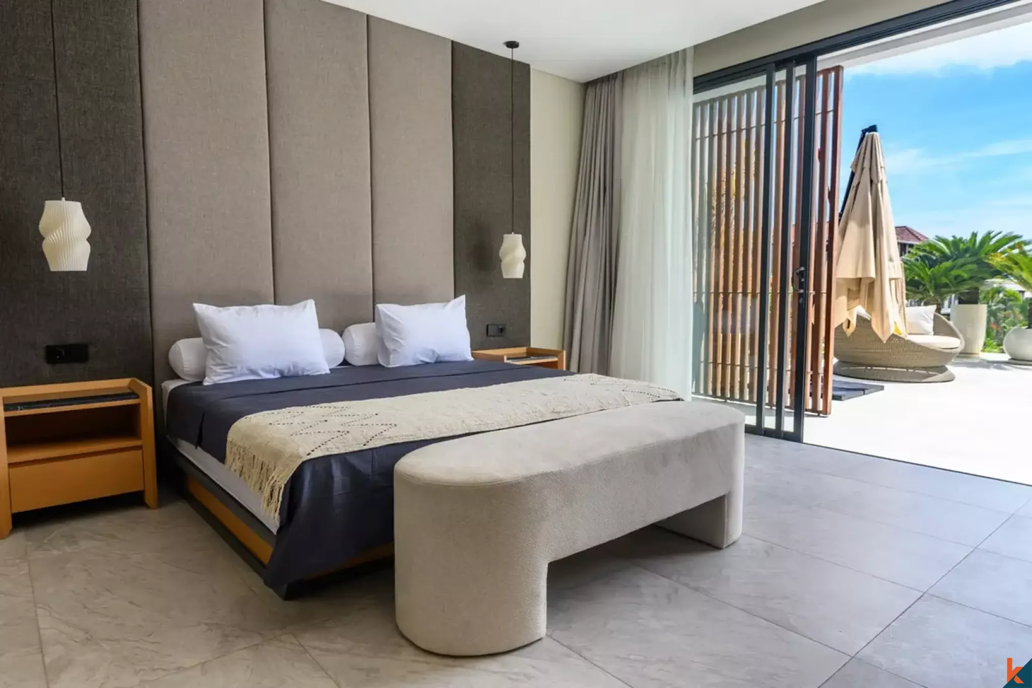 Perumahan hak milik empat kamar tidur berkualitas luar biasa yang menghadap Teluk Jimbaran