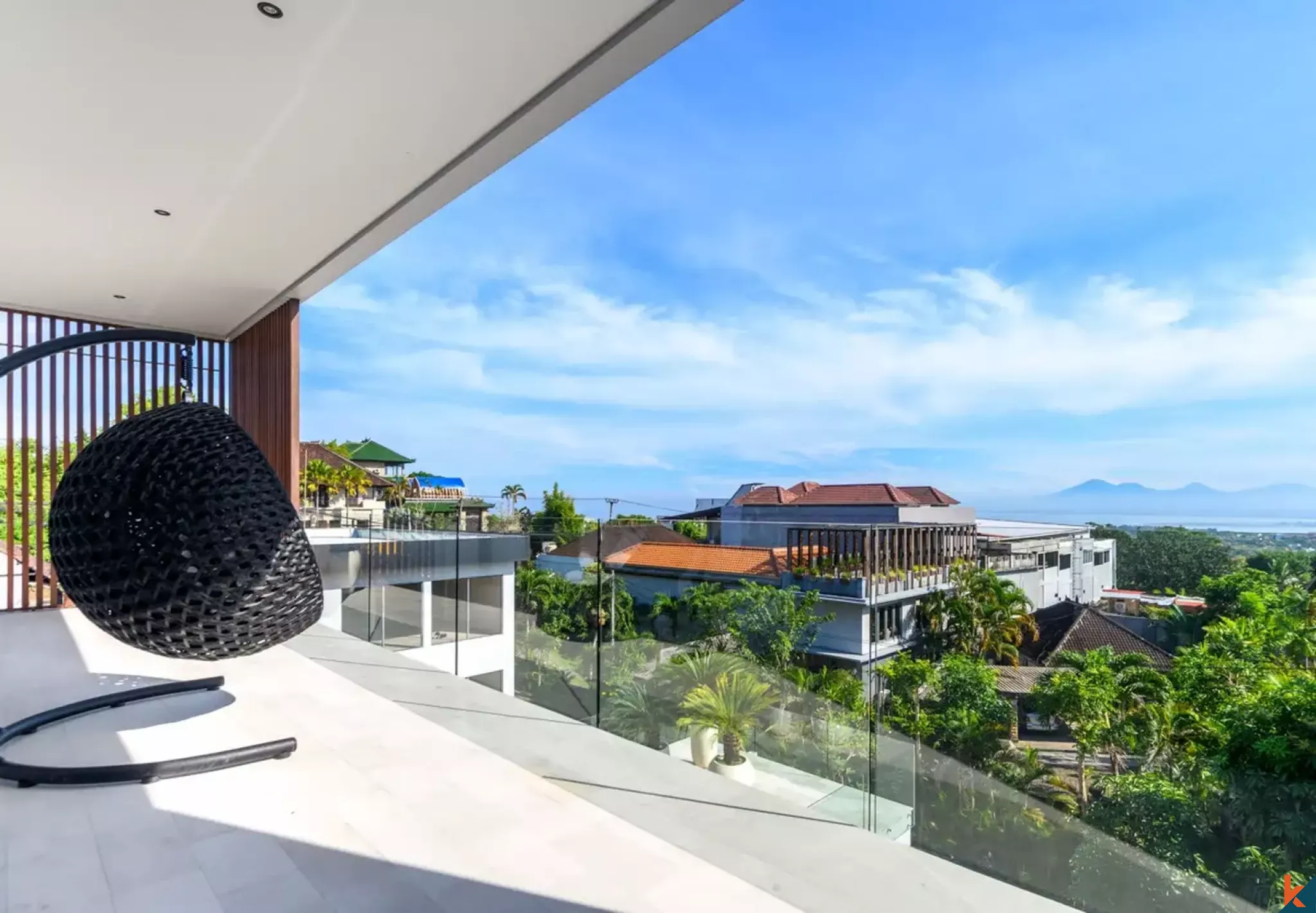 Perumahan hak milik empat kamar tidur berkualitas luar biasa yang menghadap Teluk Jimbaran