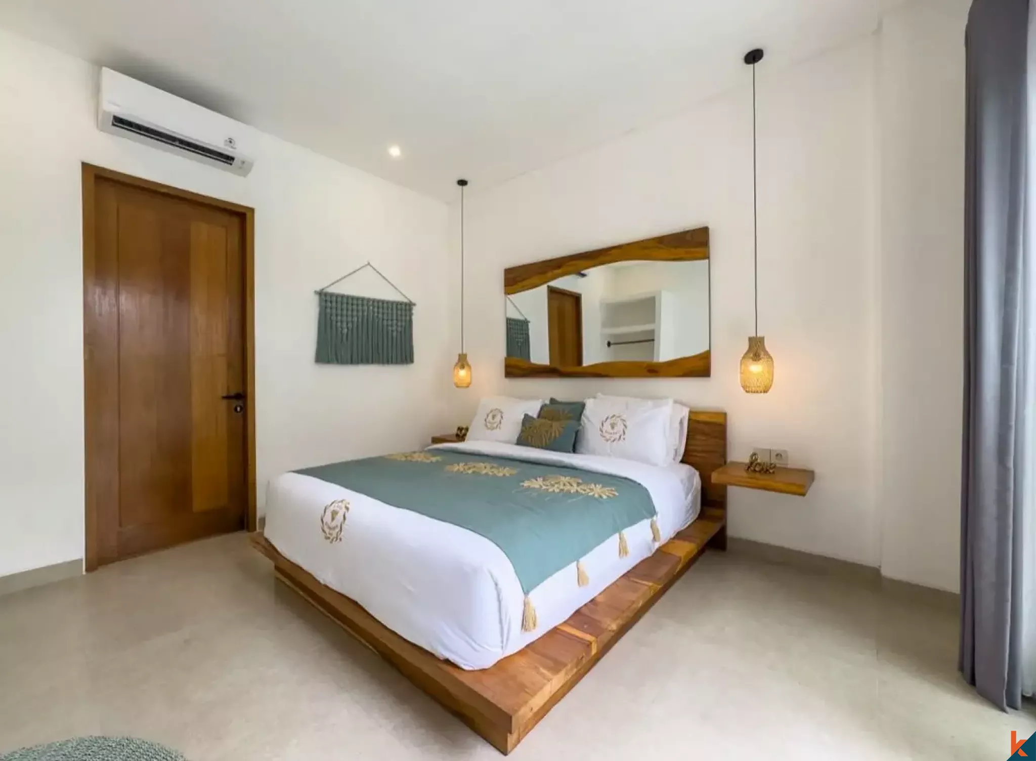 Villa Sewa Tiga Kamar Tidur Bergaya dengan Bar Atap di Tumbak Bayuh