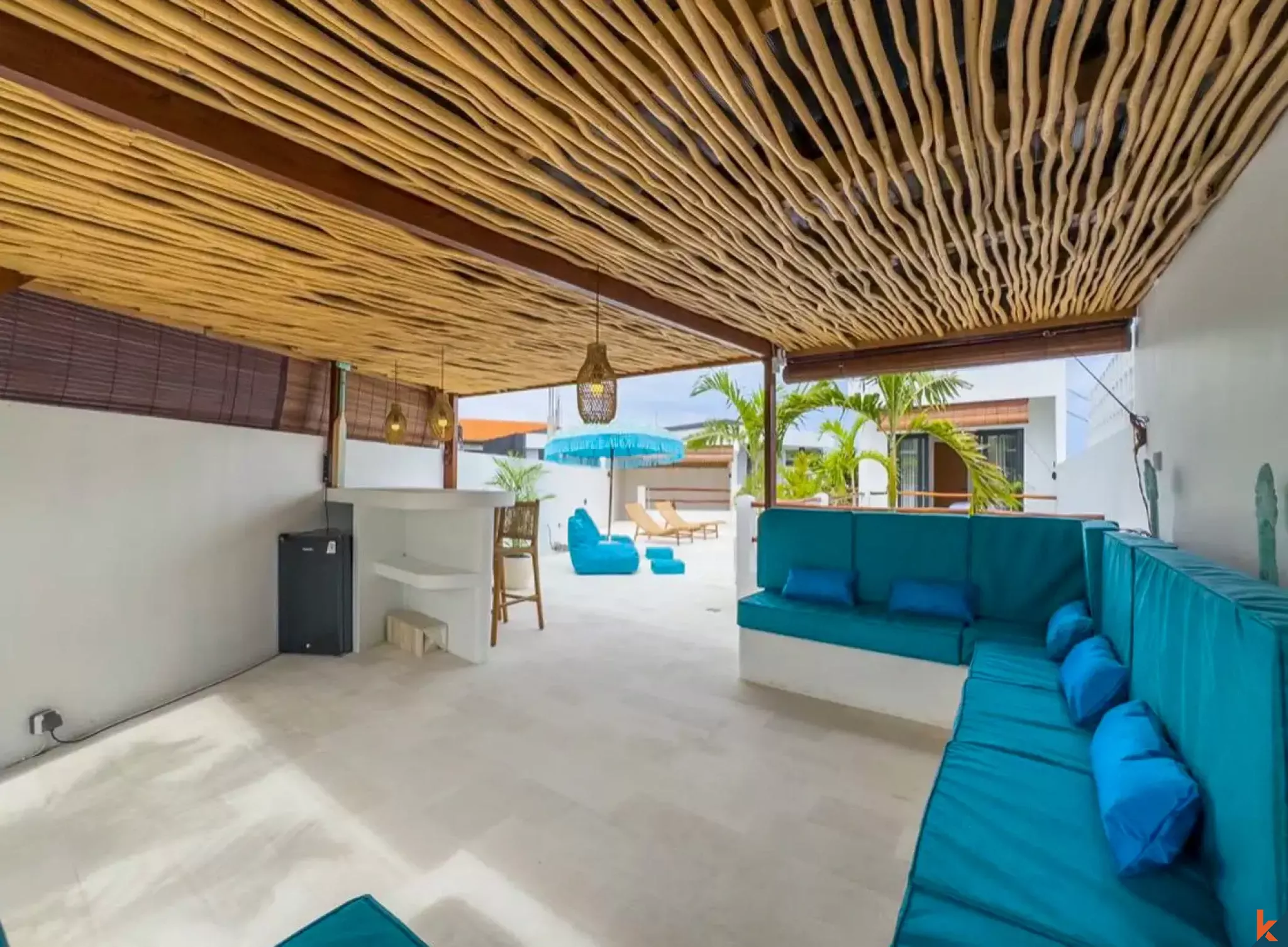 Villa Sewa Tiga Kamar Tidur Bergaya dengan Bar Atap di Tumbak Bayuh