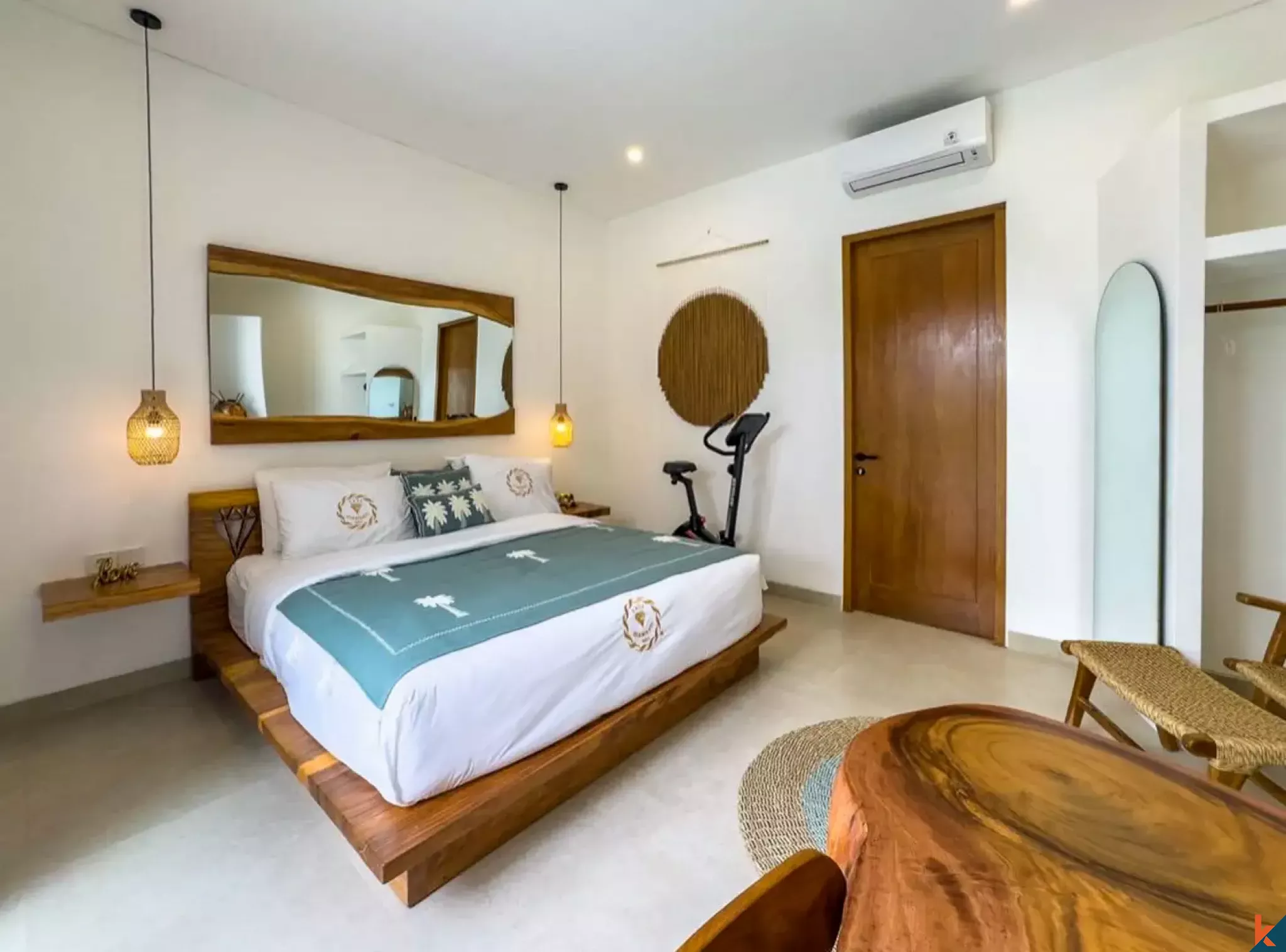 Villa Sewa Tiga Kamar Tidur Bergaya dengan Bar Atap di Tumbak Bayuh