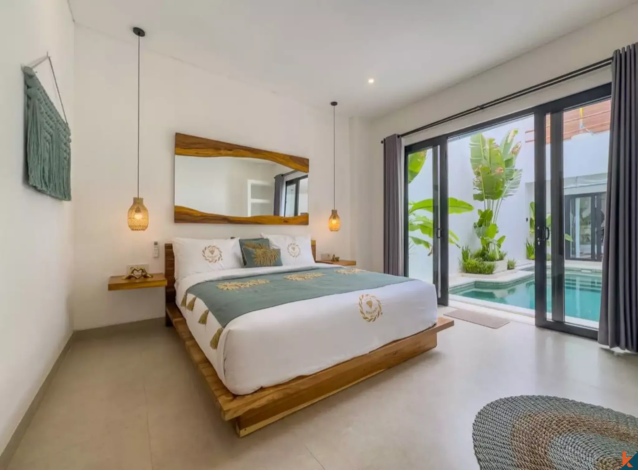 Villa Sewa Tiga Kamar Tidur Bergaya dengan Bar Atap di Tumbak Bayuh