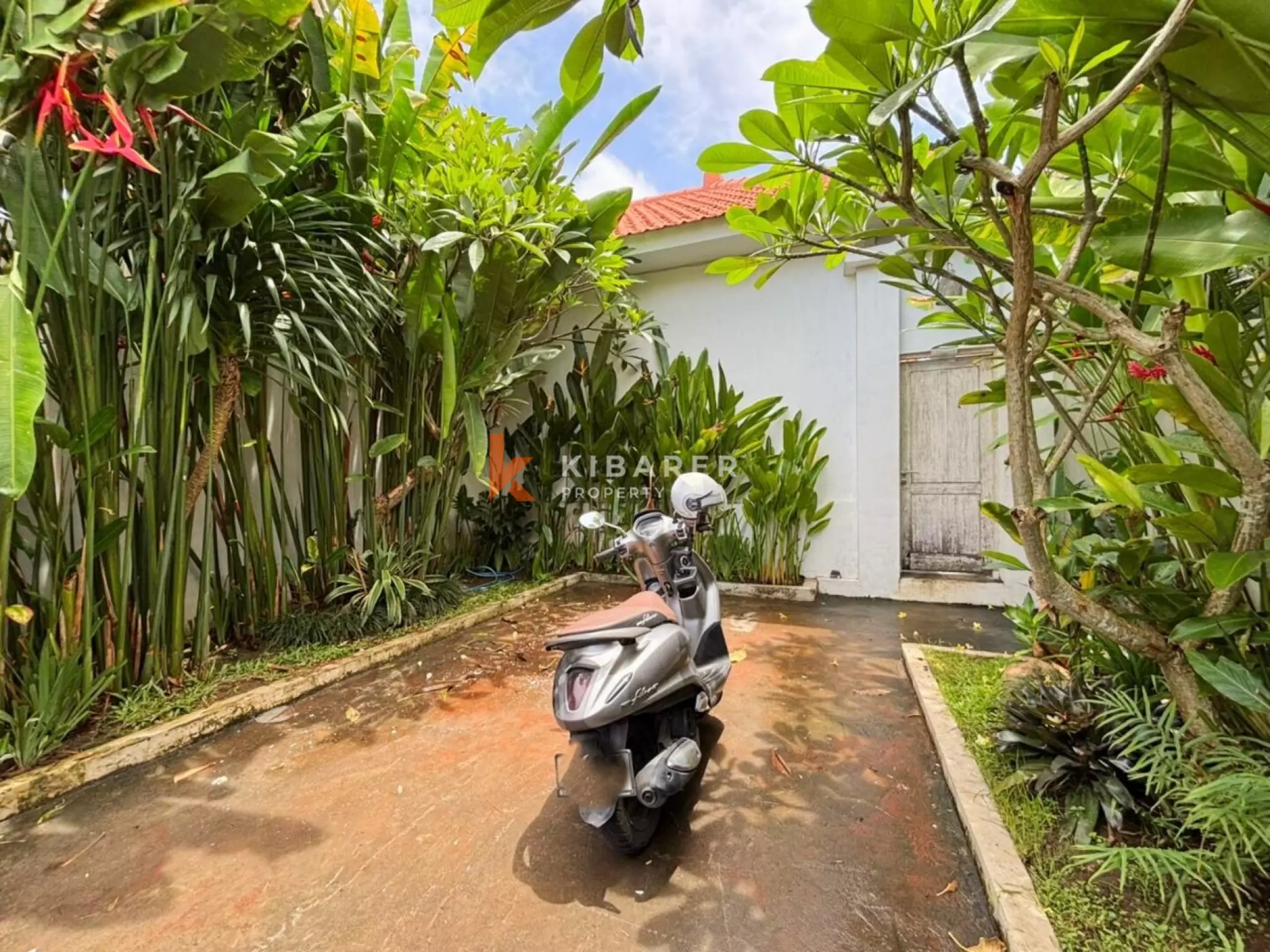 Two Bedroom Tropical Open Living Villa in Padonan