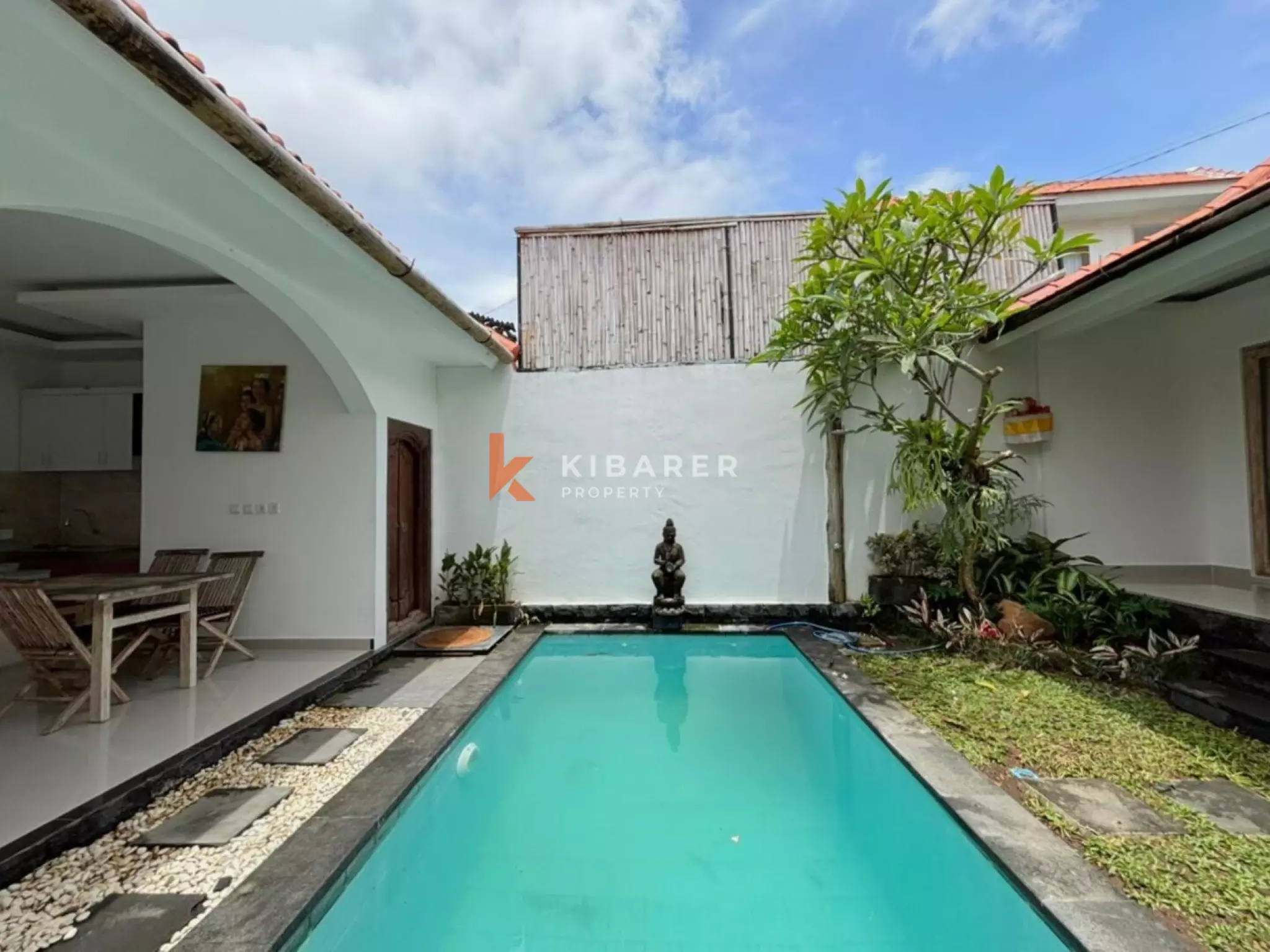 Two Bedroom Tropical Open Living Villa in Padonan