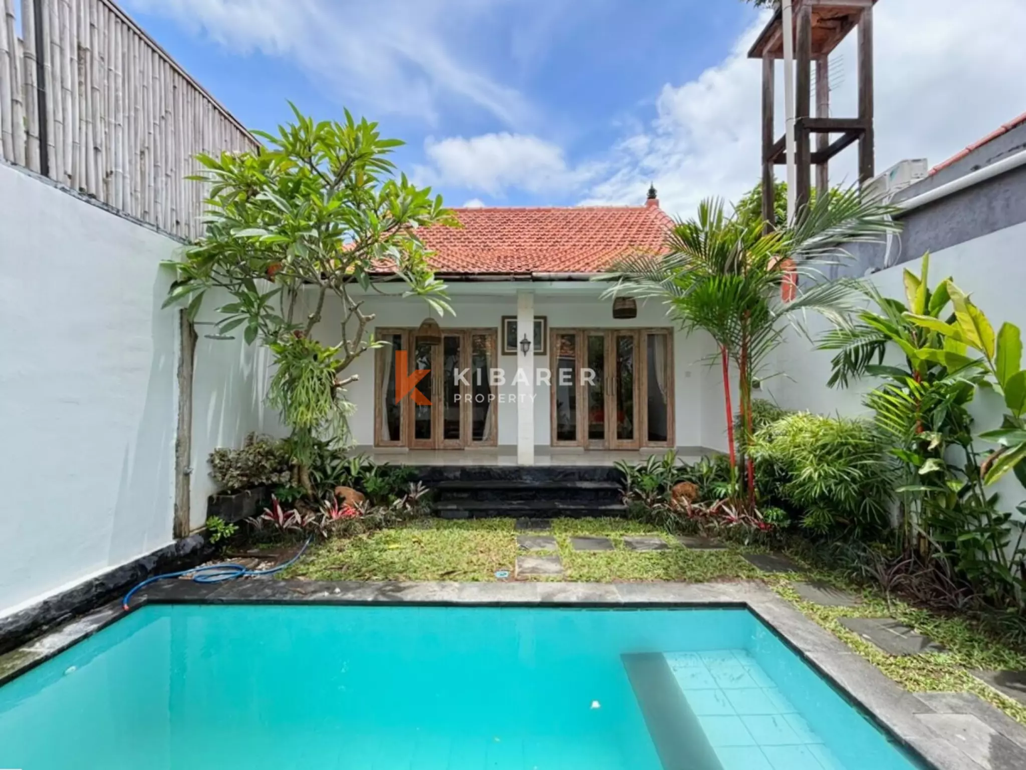 Two Bedroom Tropical Open Living Villa in Padonan