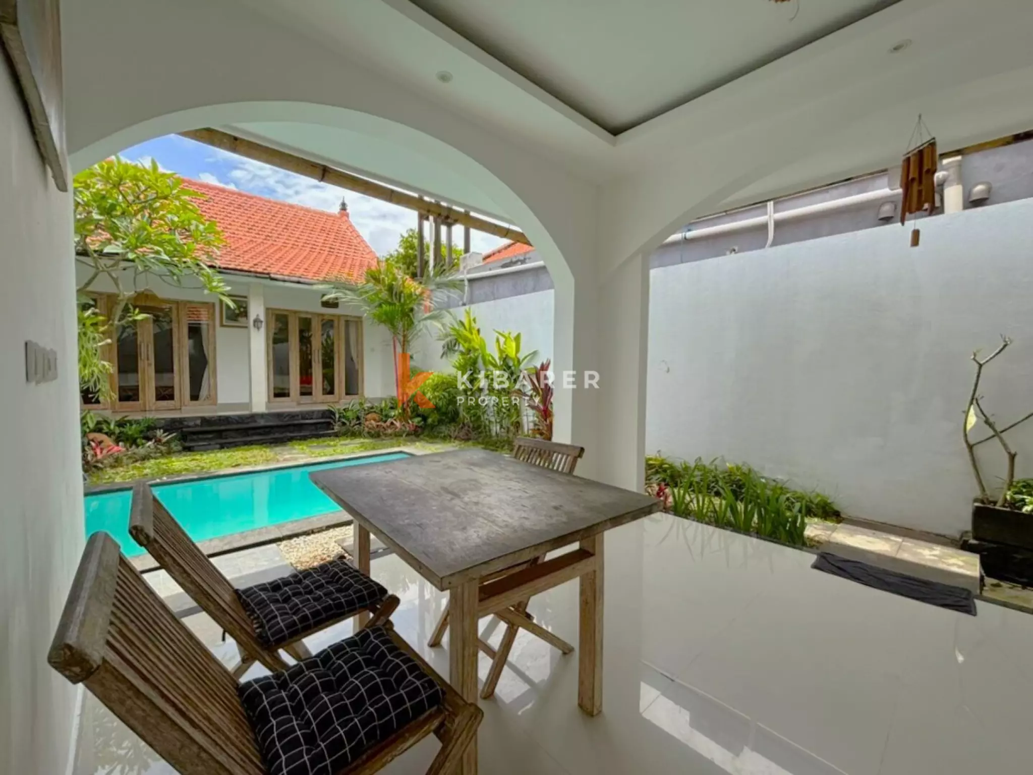 Two Bedroom Tropical Open Living Villa in Padonan