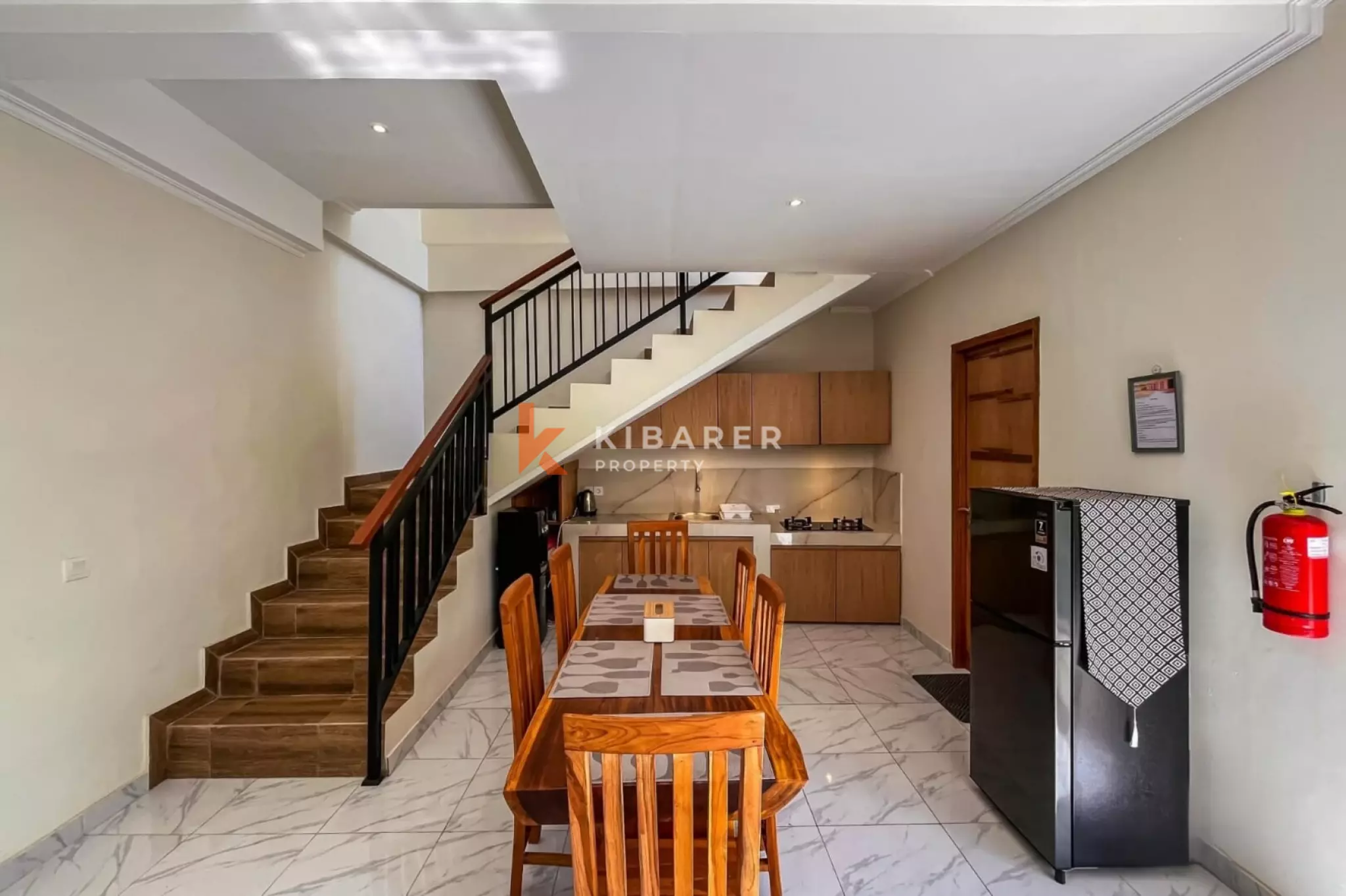 Vila Minimalis Tiga Kamar Tidur dengan Ruang Terbuka di Ungasan