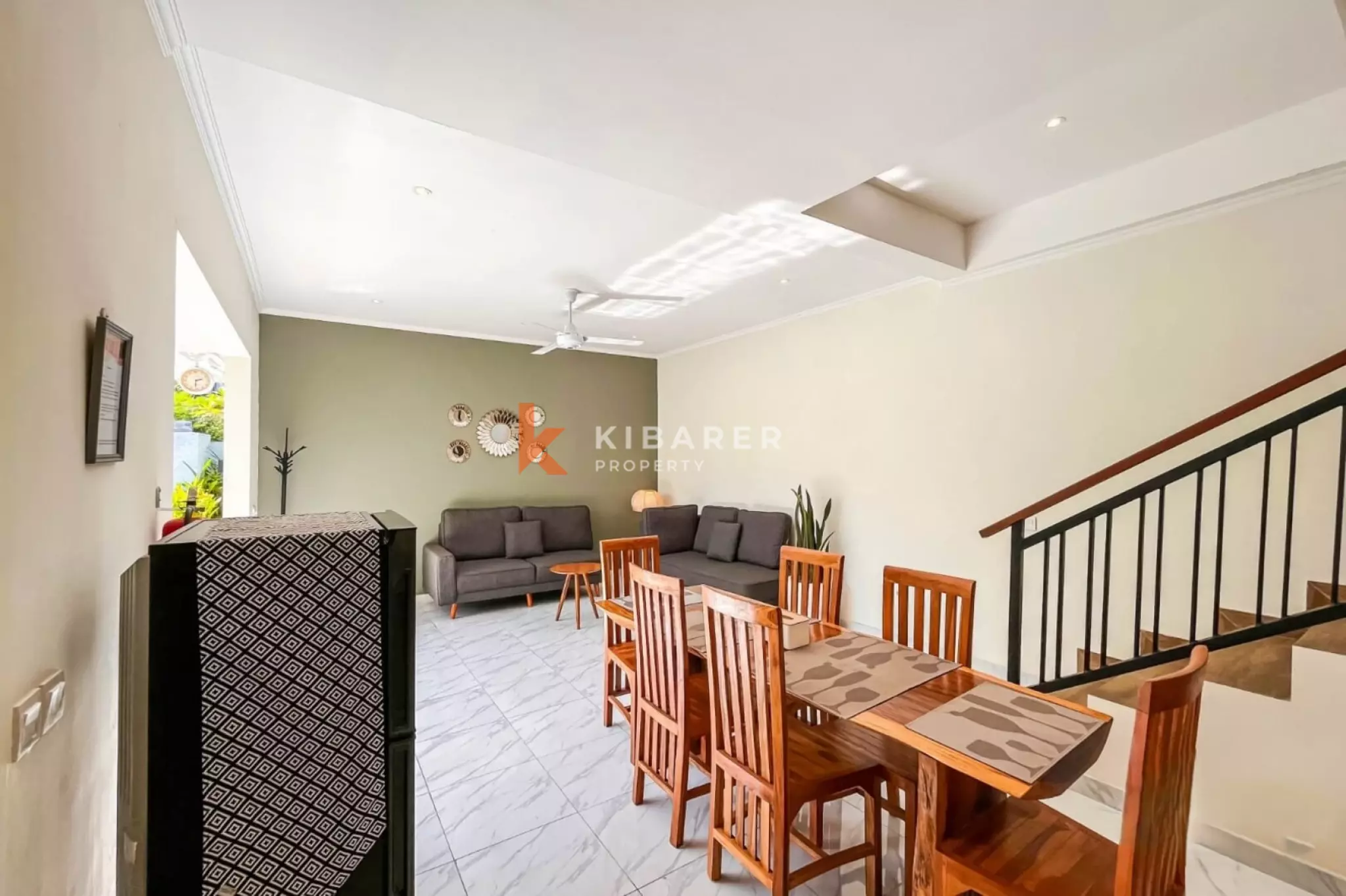 Vila Minimalis Tiga Kamar Tidur dengan Ruang Terbuka di Ungasan