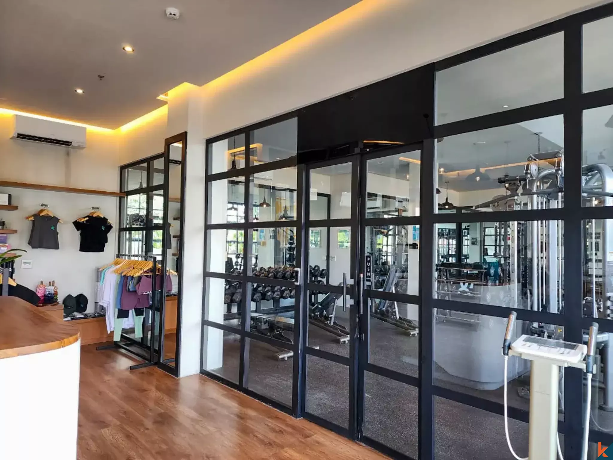 Apartemen loft dengan satu kamar tidur yang disewakan, bagian dari hotel bintang lima di Berawa