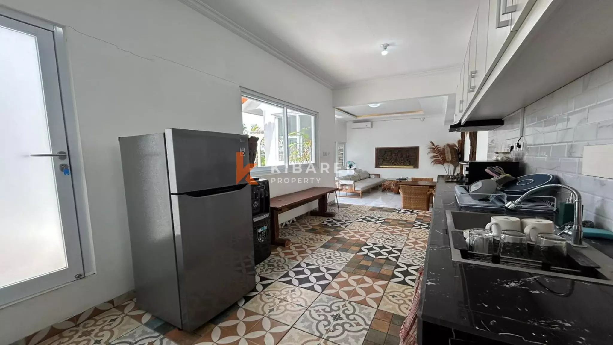 Vila Dua Kamar Tidur Tertutup yang Menawan dengan Kolam Renang di Pusat Berawa