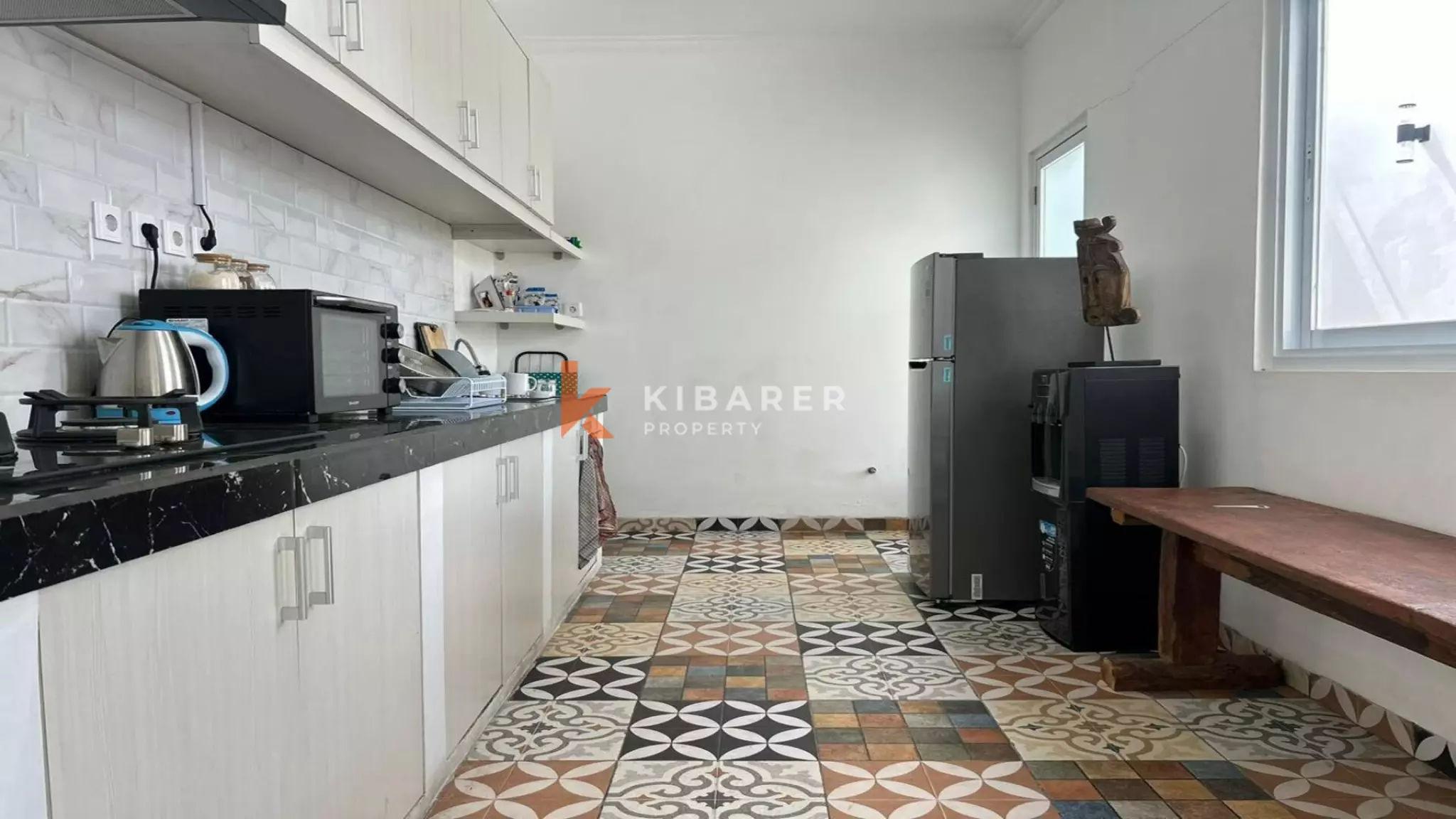 Vila Dua Kamar Tidur Tertutup yang Menawan dengan Kolam Renang di Pusat Berawa