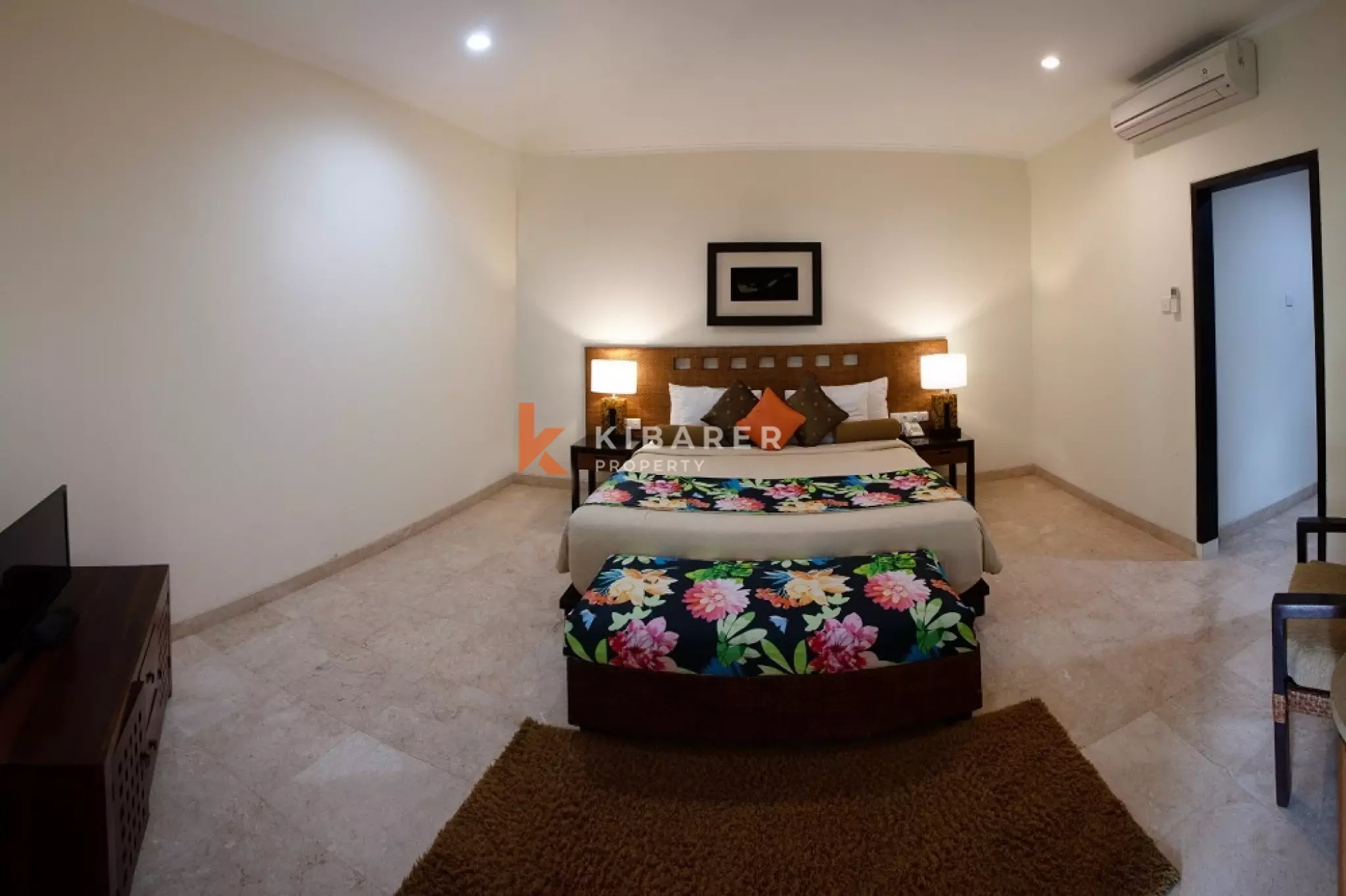 Touch Tropical Four-Bedrooms Open Living Villa in Jimbaran