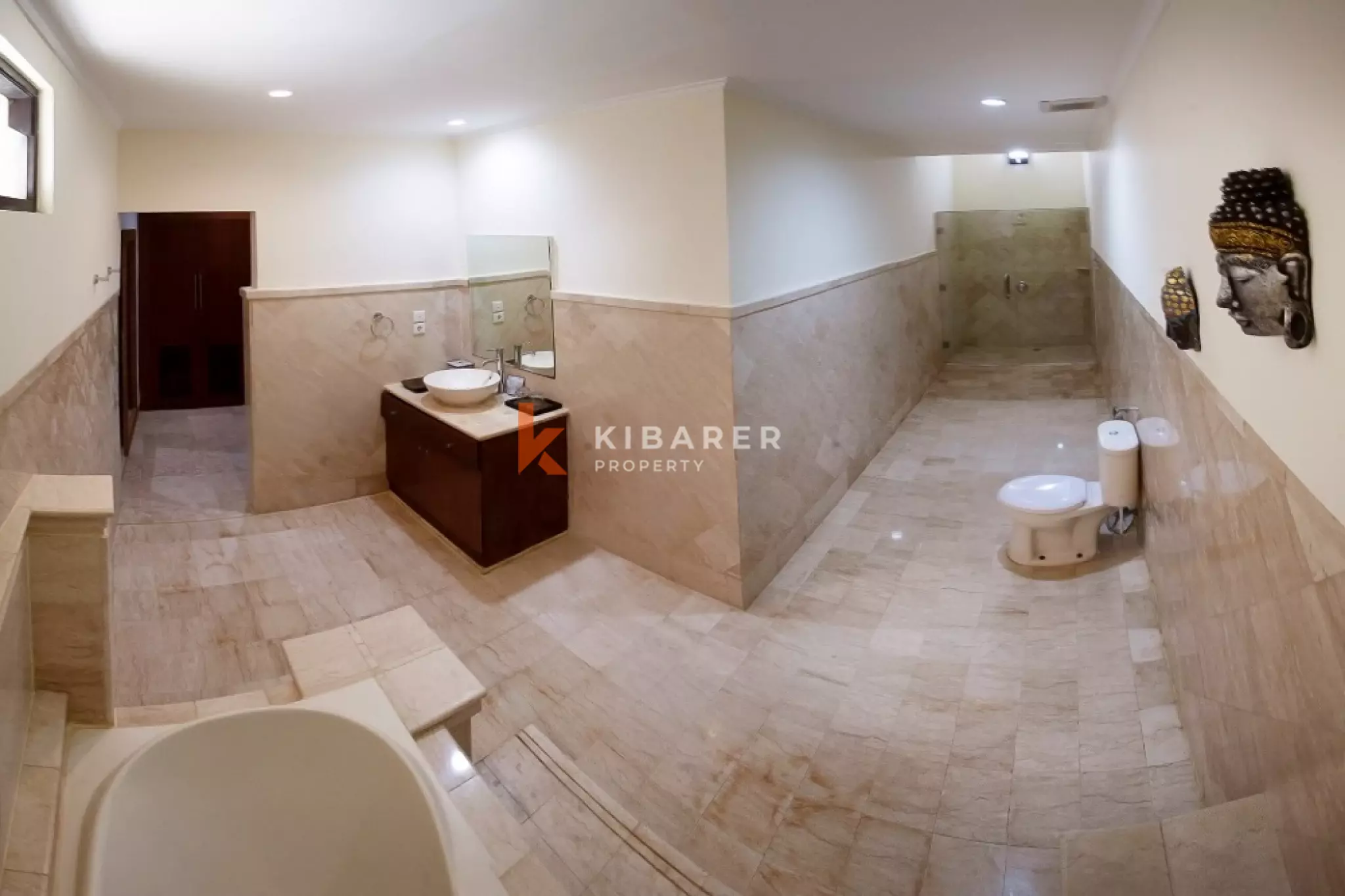 Touch Tropical Four-Bedrooms Open Living Villa in Jimbaran