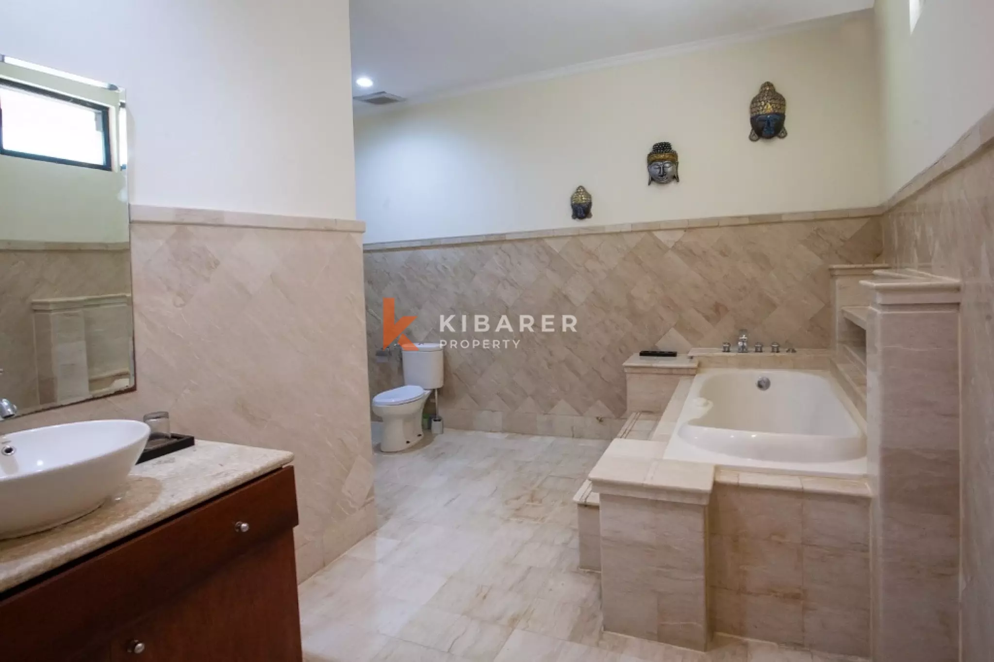 Touch Tropical Four-Bedrooms Open Living Villa in Jimbaran