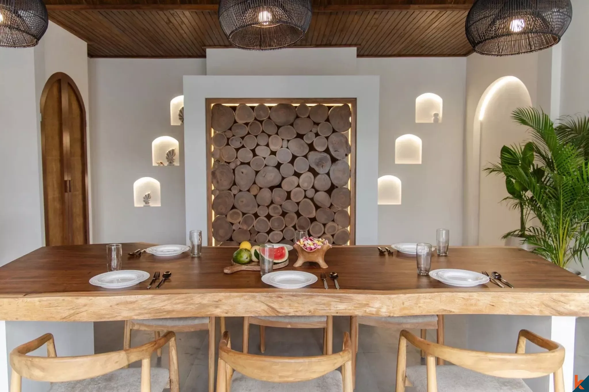 Vila sewa dua kamar tidur baru dengan pemandangan hijau di kawasan Uluwatu yang trendi