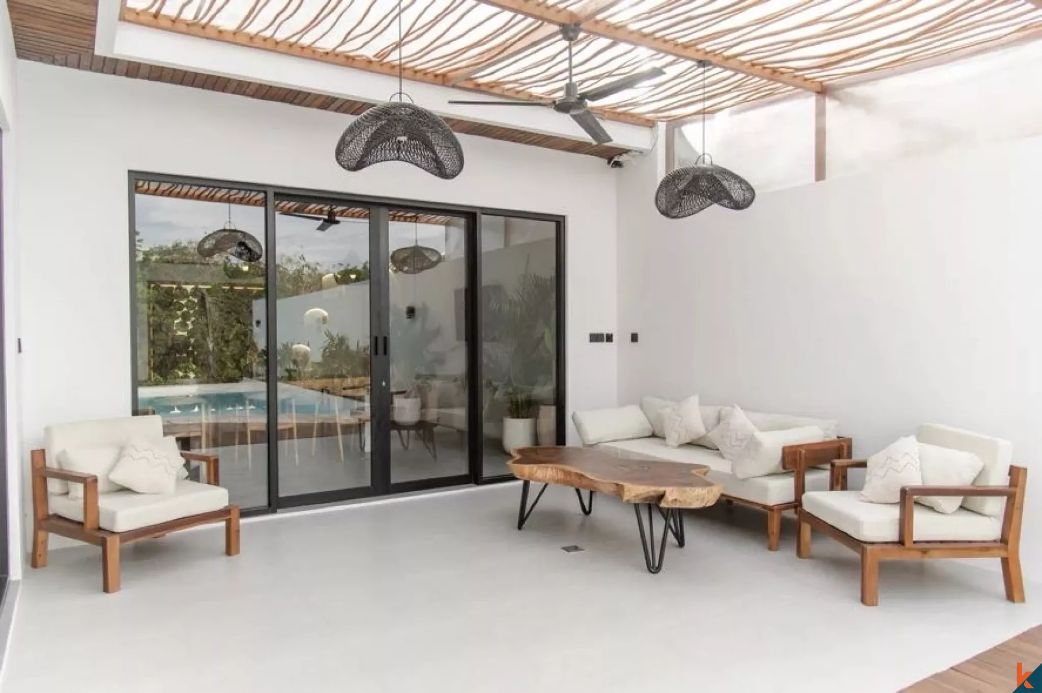 Vila sewa dua kamar tidur baru dengan pemandangan hijau di kawasan Uluwatu yang trendi