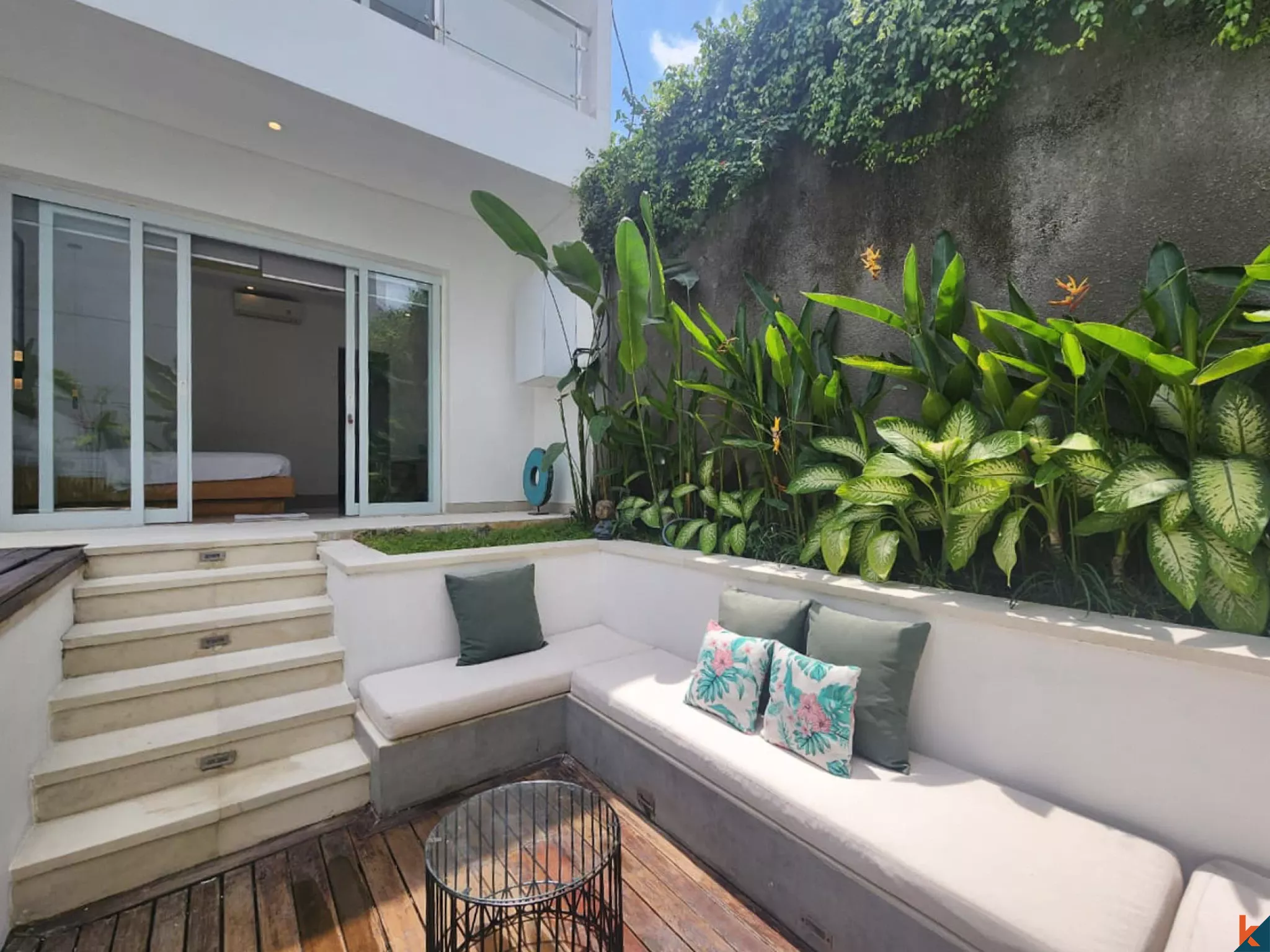 Villa Sewa dengan 3 Kamar Tidur yang Menawan, Terletak di Kawasan Tenang Seminyak