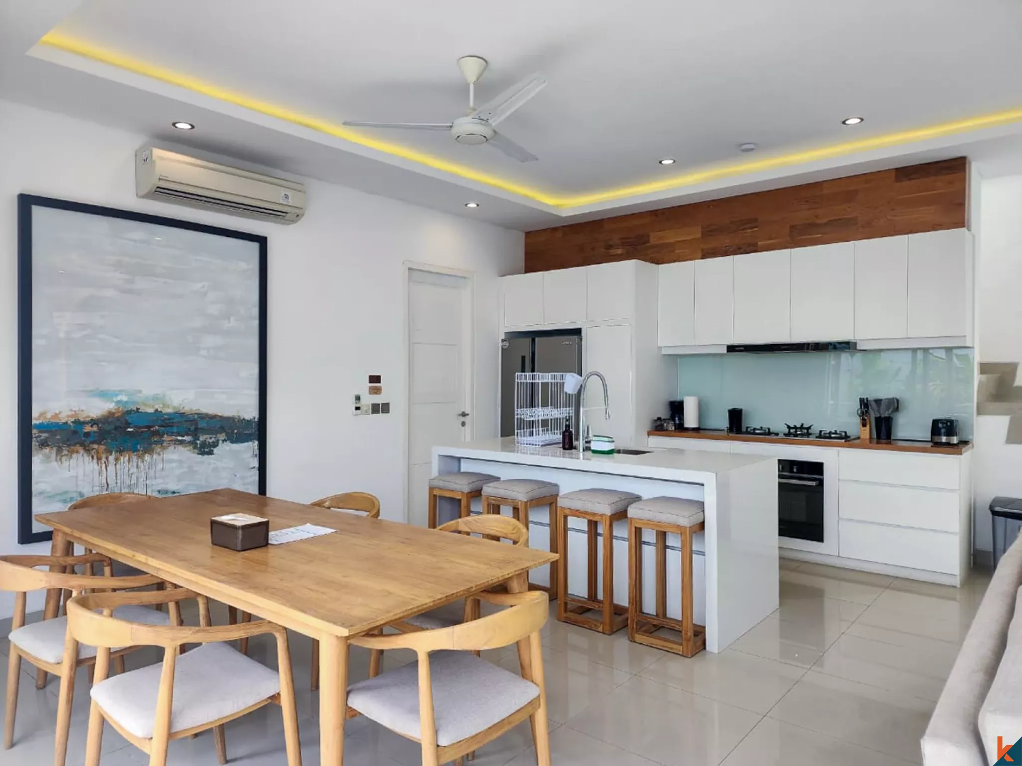 Villa Sewa dengan 3 Kamar Tidur yang Menawan, Terletak di Kawasan Tenang Seminyak