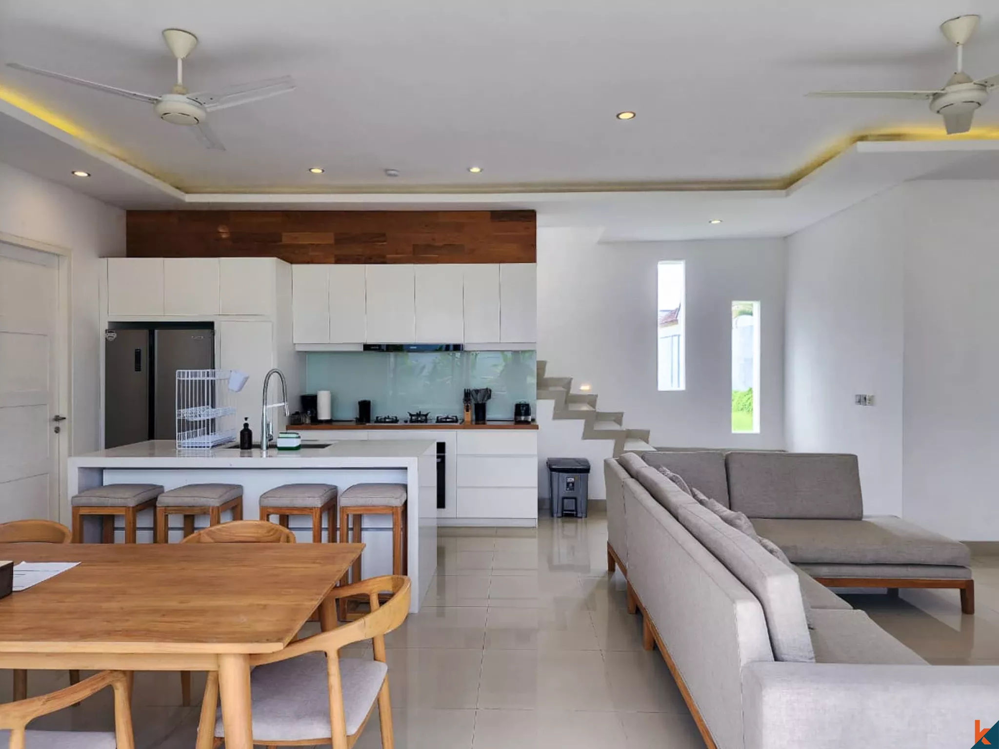 Villa Sewa dengan 3 Kamar Tidur yang Menawan, Terletak di Kawasan Tenang Seminyak