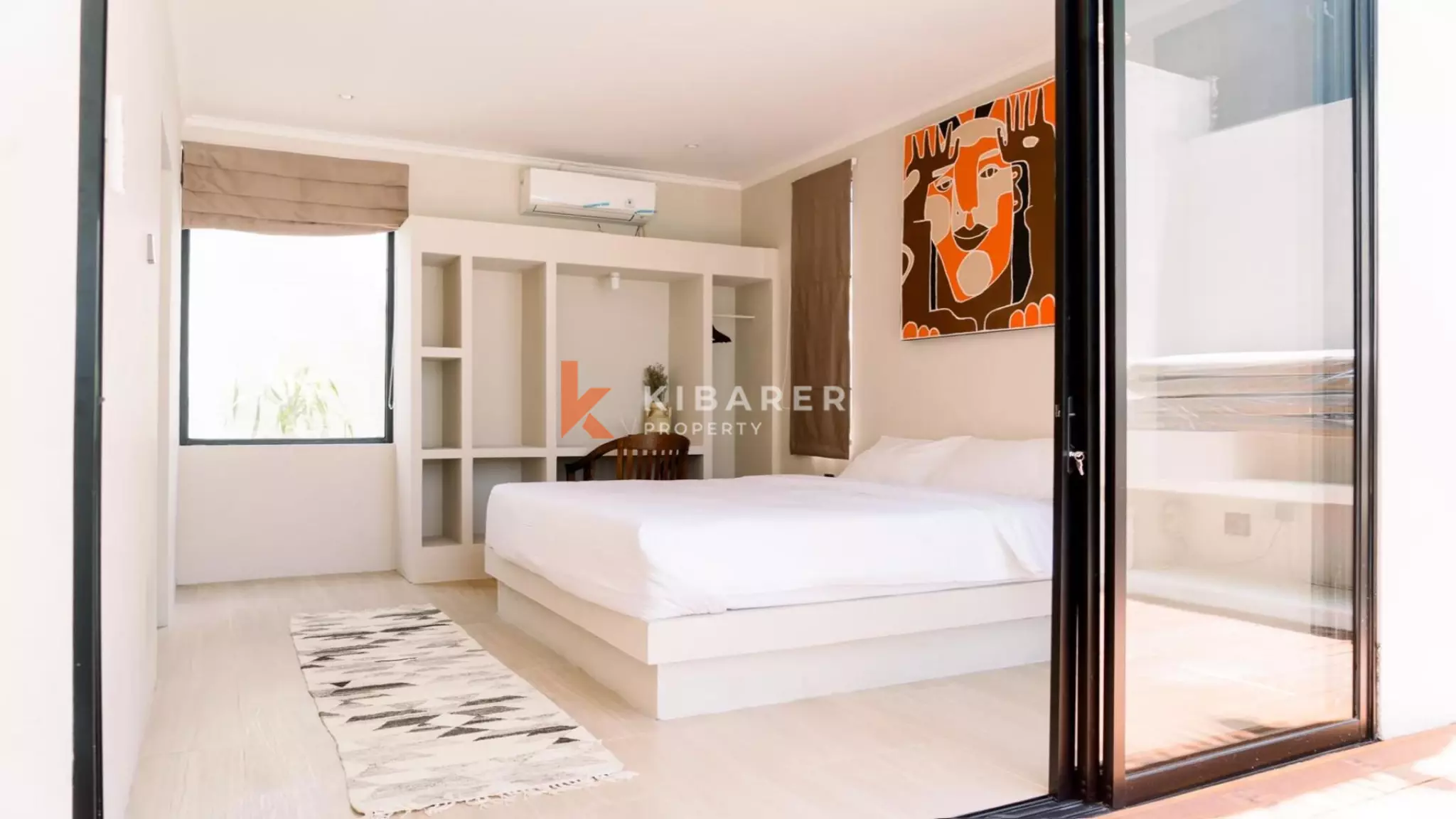 Vila Empat Kamar Tidur Menawan dengan Kolam Renang di Berawa