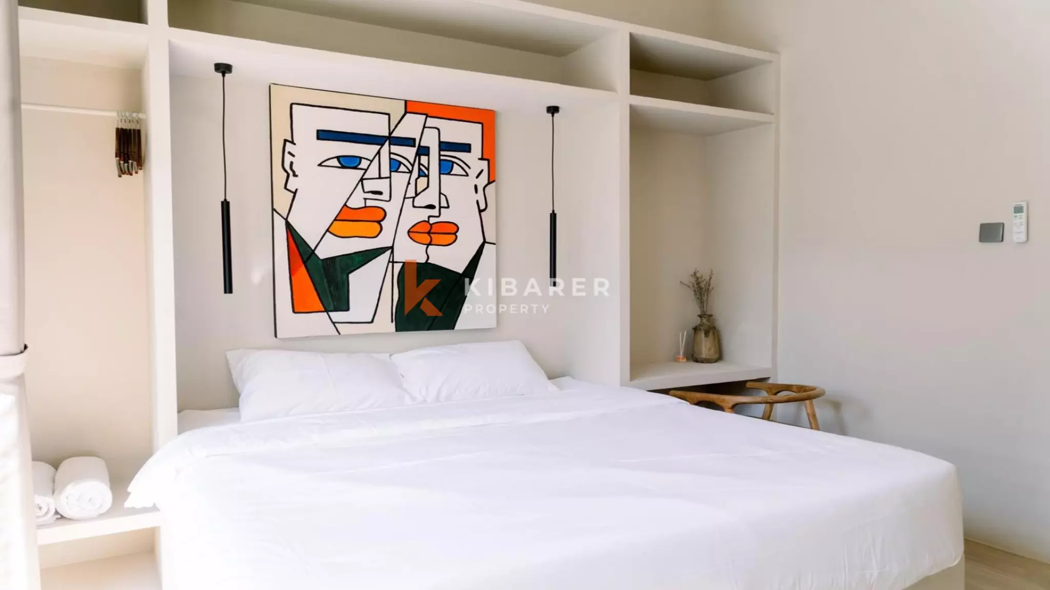 Vila Empat Kamar Tidur Menawan dengan Kolam Renang di Berawa