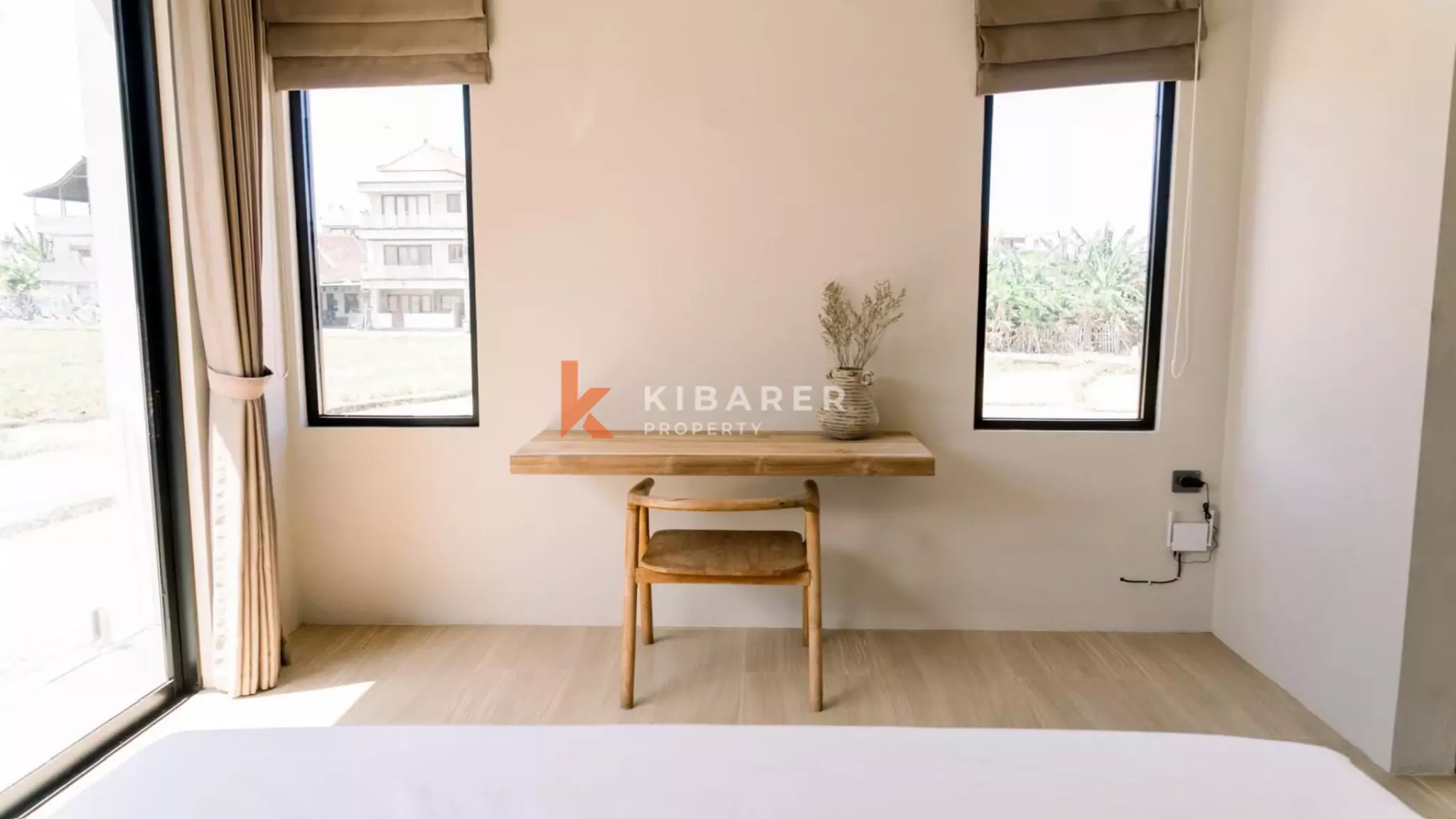 Vila Empat Kamar Tidur Menawan dengan Kolam Renang di Berawa