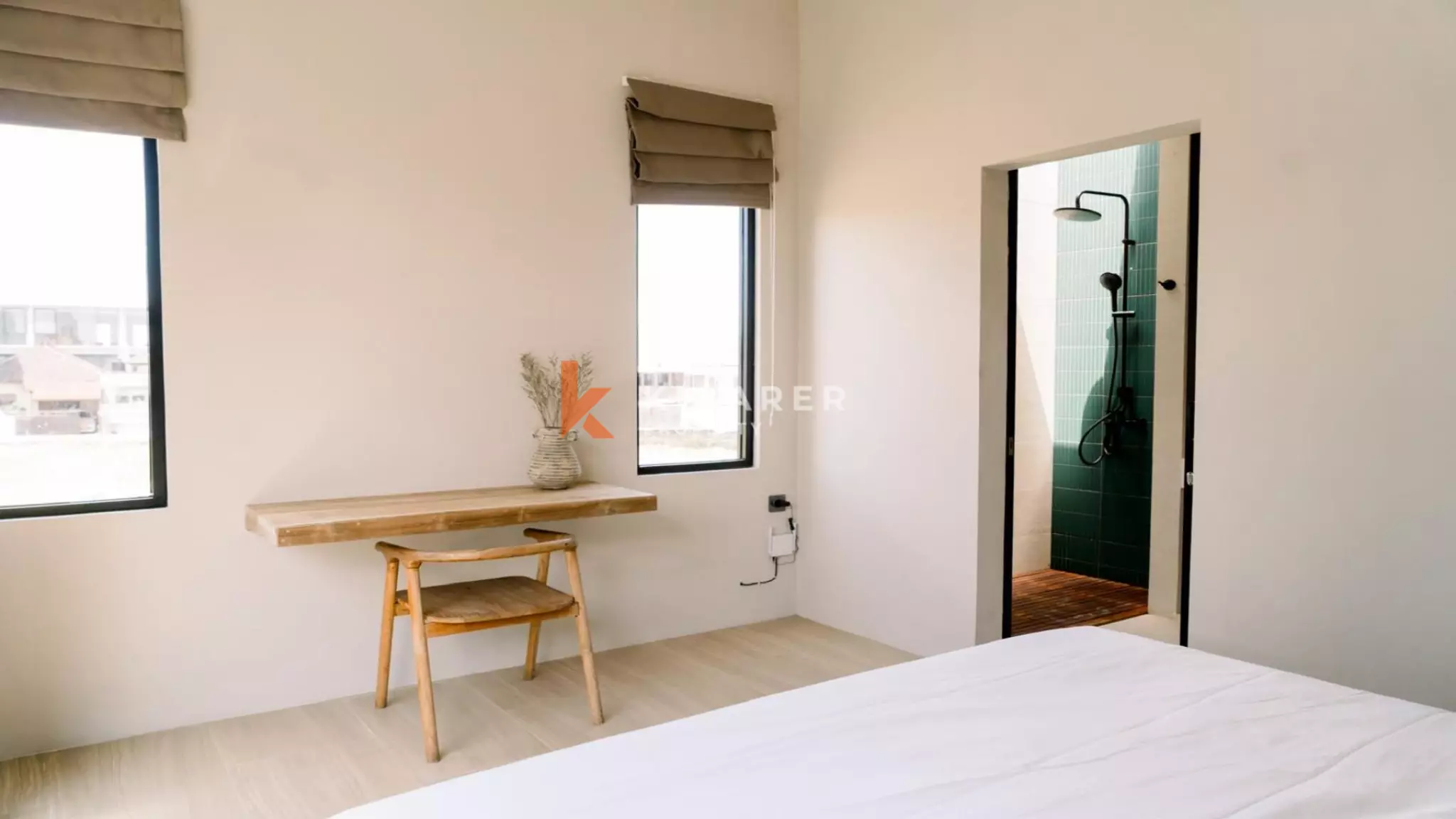 Vila Empat Kamar Tidur Menawan dengan Kolam Renang di Berawa