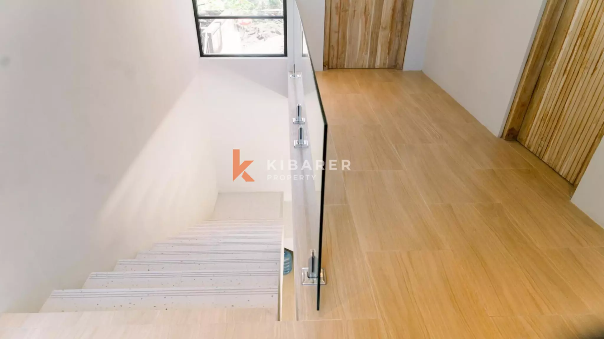 Vila Empat Kamar Tidur Menawan dengan Kolam Renang di Berawa