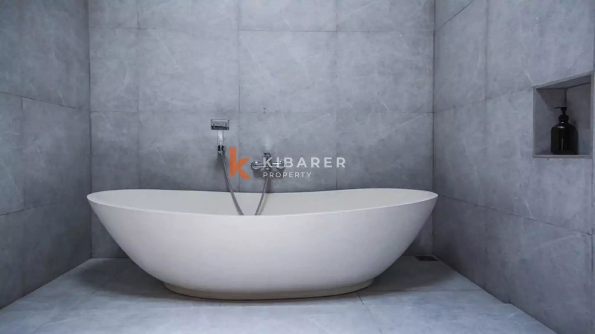 Vila Tropis Tiga Kamar Tidur dengan Ruang Terbuka di Pererenan