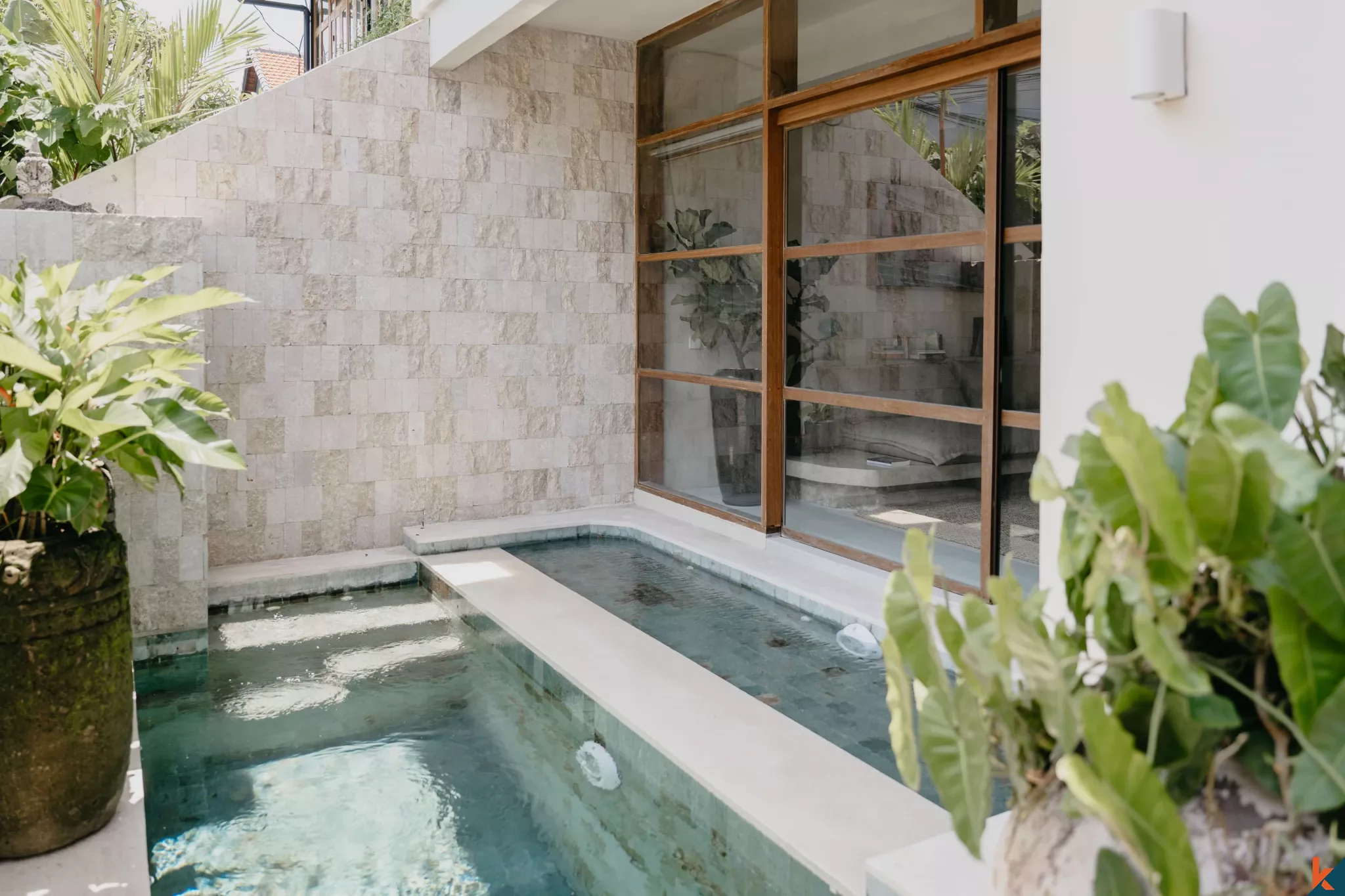 Vila Tropis Modern 3 Kamar Tidur dengan Kamar Mandi di Jantung Canggu