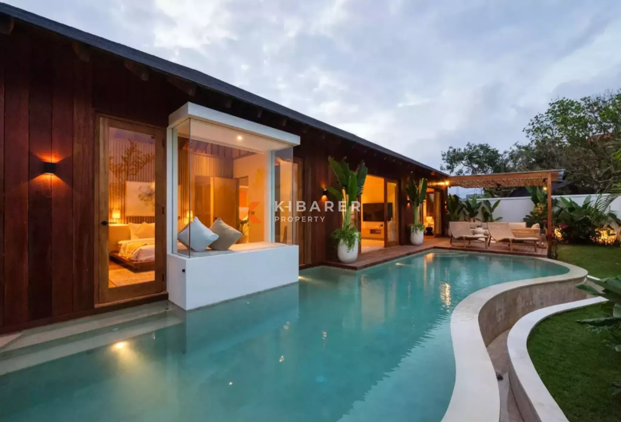 Vila Dua Kamar Tidur di Babakan – Pertemuan Minimalisme dan Ketenangan Tropis