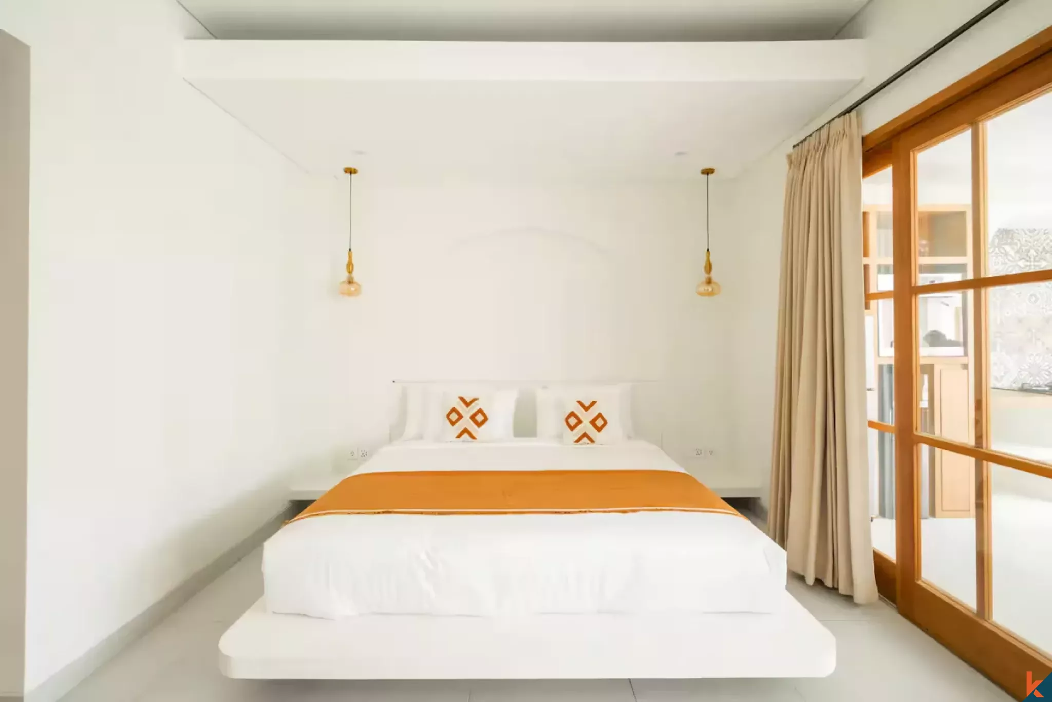 Villa bergaya Hacienda yang menawan dengan tiga kamar tidur di Berawa, tersedia untuk disewa