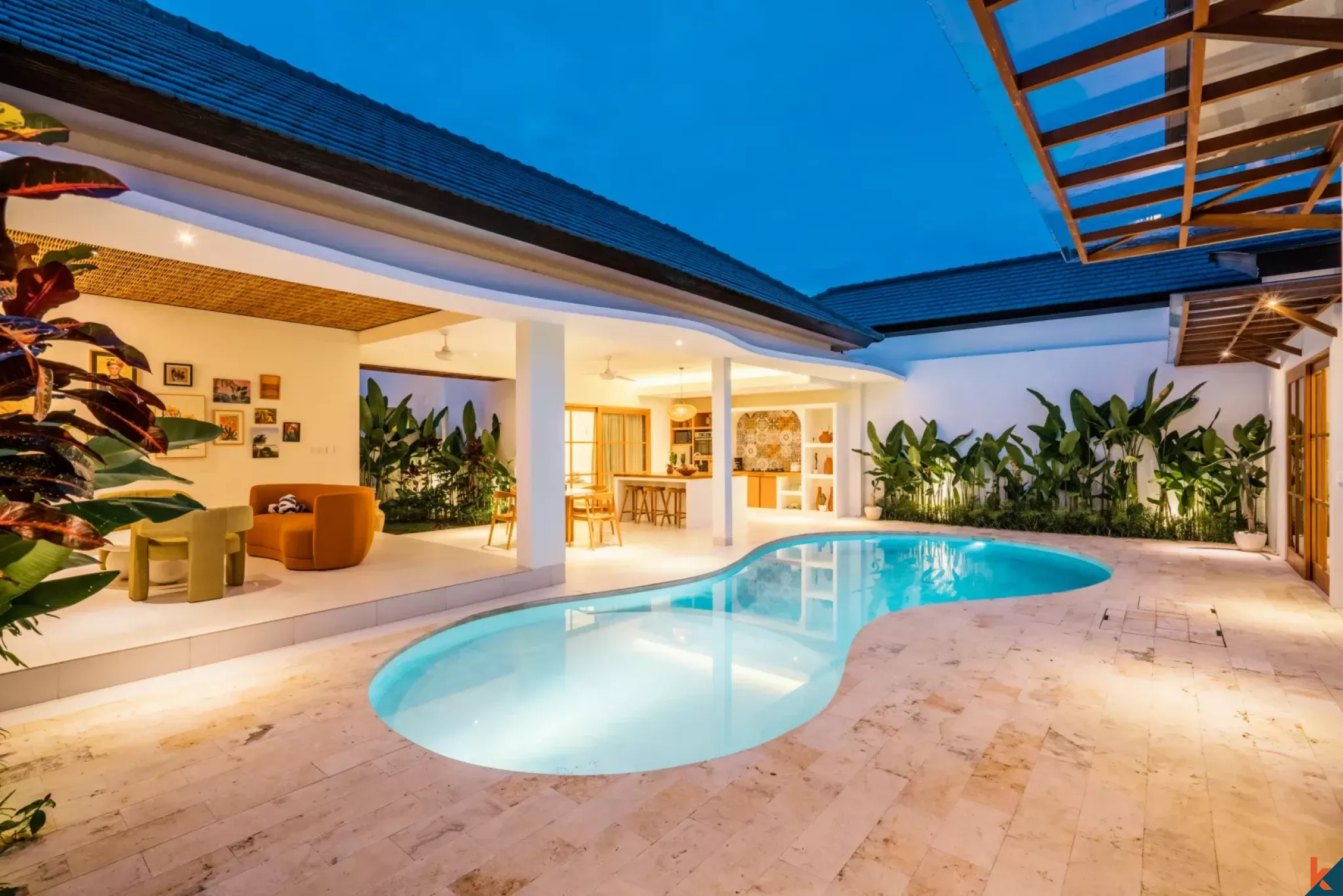 Villa bergaya Hacienda yang menawan dengan tiga kamar tidur di Berawa, tersedia untuk disewa