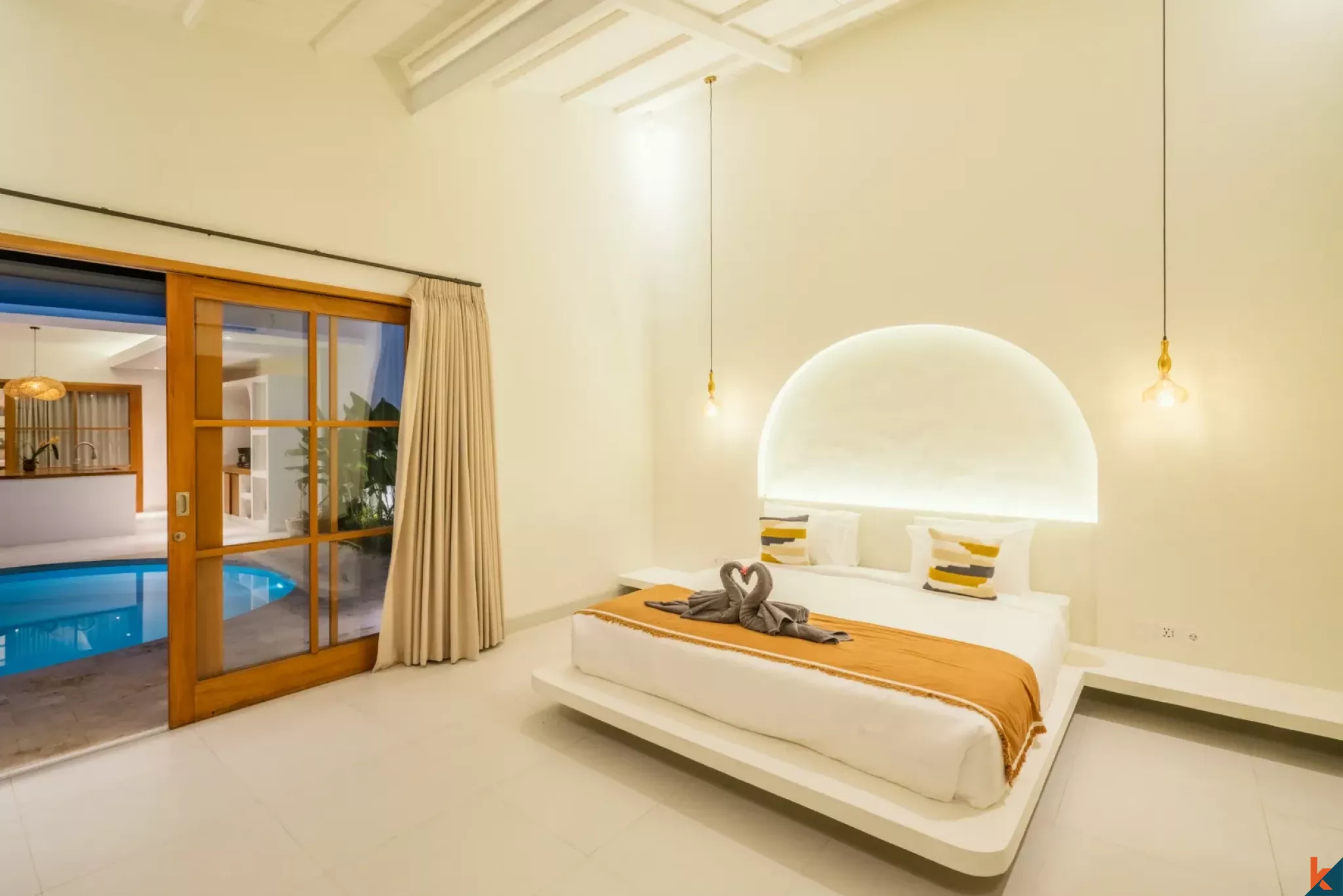 Villa bergaya Hacienda yang menawan dengan tiga kamar tidur di Berawa, tersedia untuk disewa