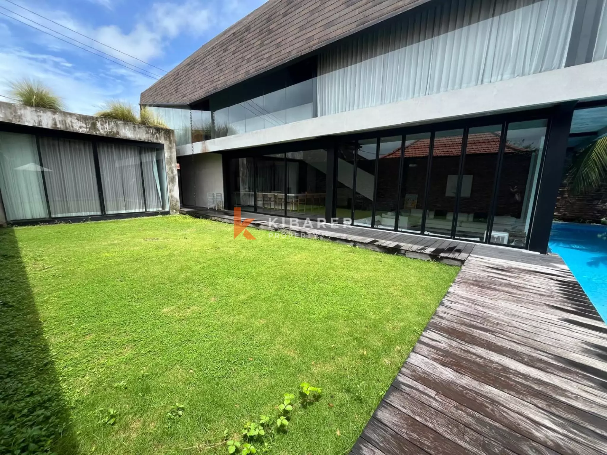 Elegant Four-Bedroom Villa in Bumbak Umalas