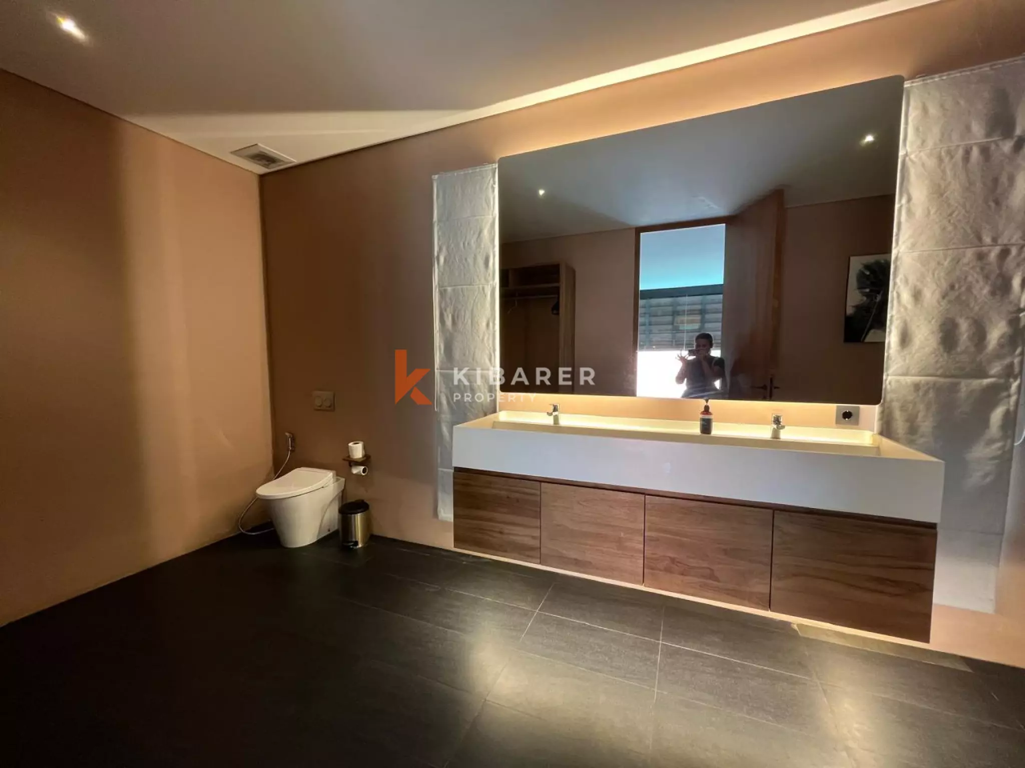 Elegant Four-Bedroom Villa in Bumbak Umalas