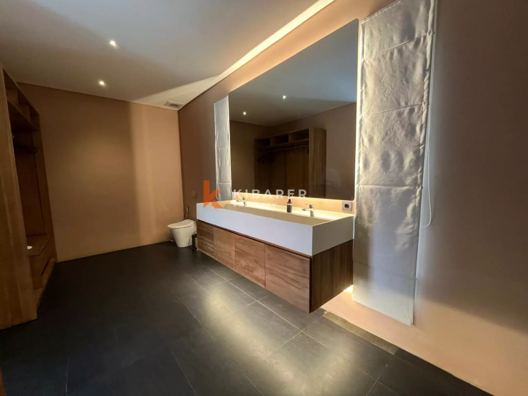 Elegant Four-Bedroom Villa in Bumbak Umalas