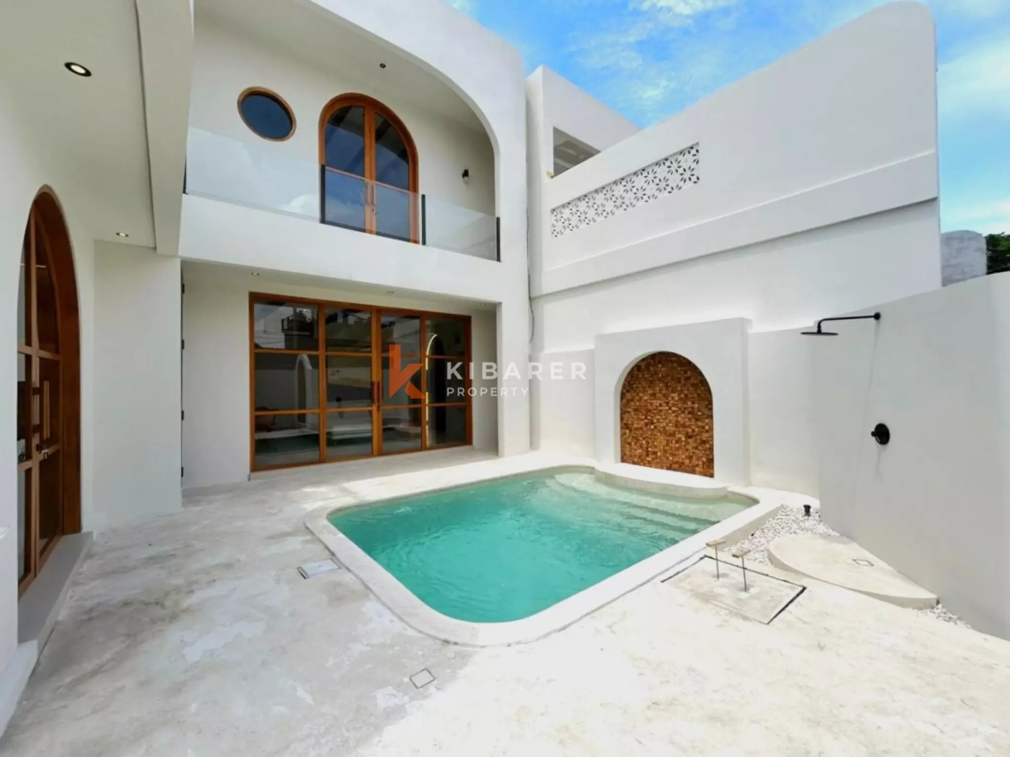 Stylish Three Bedroom Mediterranean Villa with Rooftop Lounge in Umalas