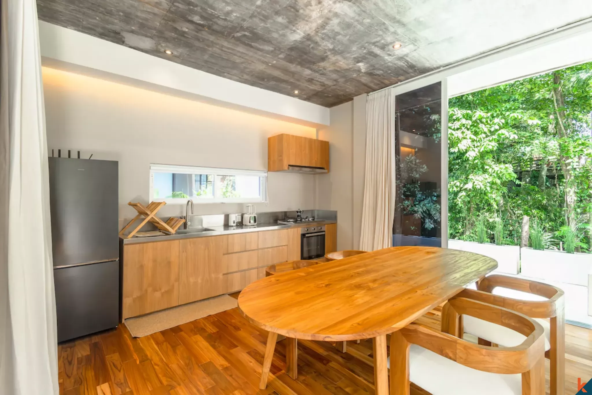 Potensi Investasi Luar Biasa: Kompleks Perumahan Mewah di Tepi Sungai untuk Disewakan di Tumbak