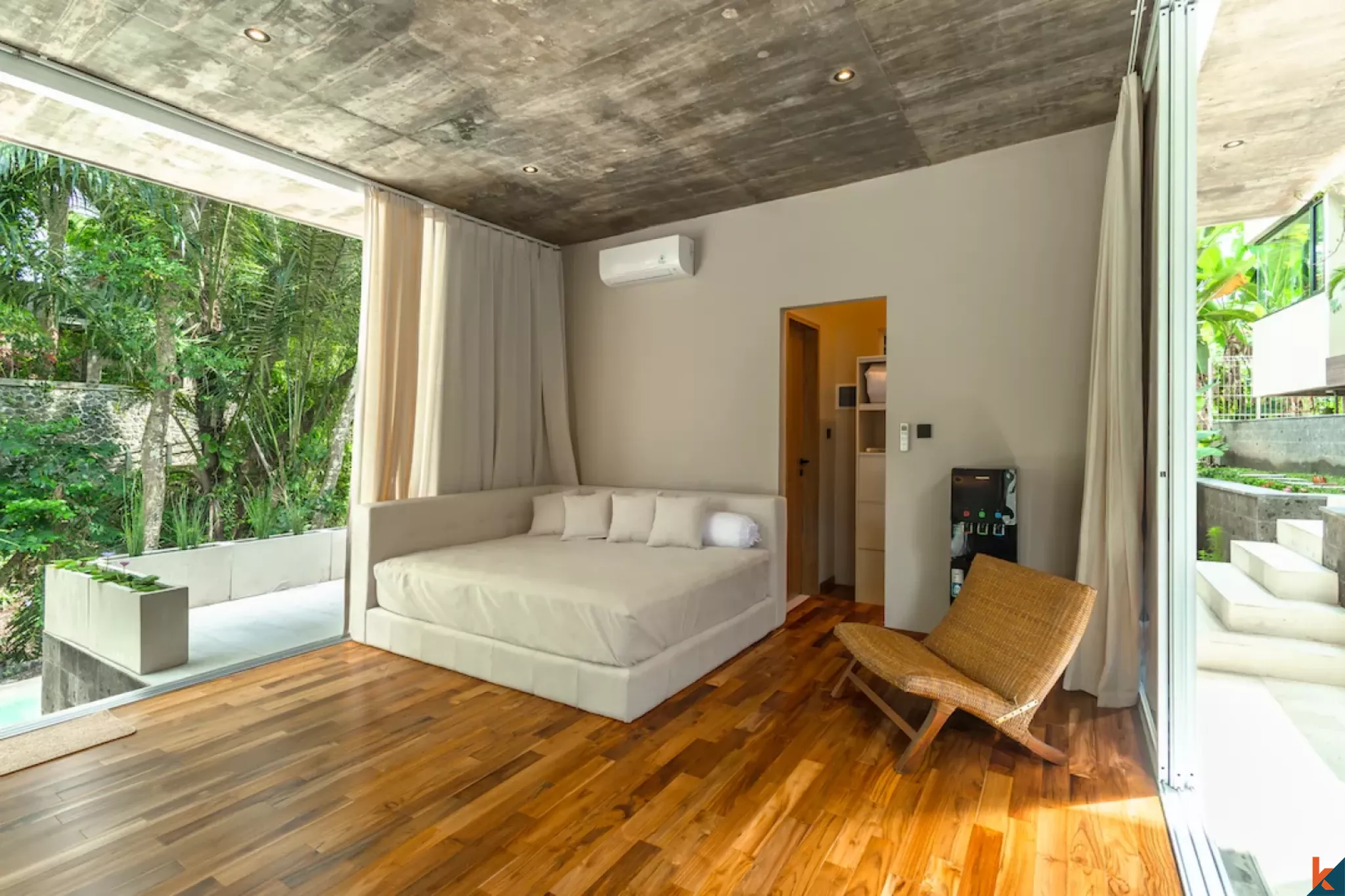 Potensi Investasi Luar Biasa: Kompleks Perumahan Mewah di Tepi Sungai untuk Disewakan di Tumbak