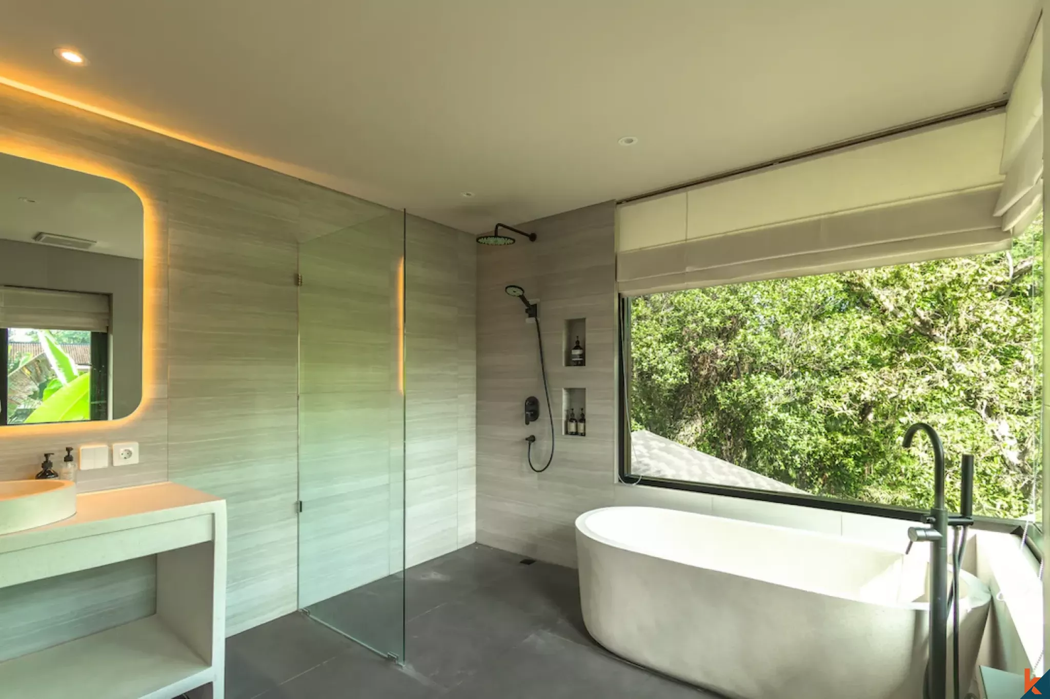 Potensi Investasi Luar Biasa: Kompleks Perumahan Mewah di Tepi Sungai untuk Disewakan di Tumbak