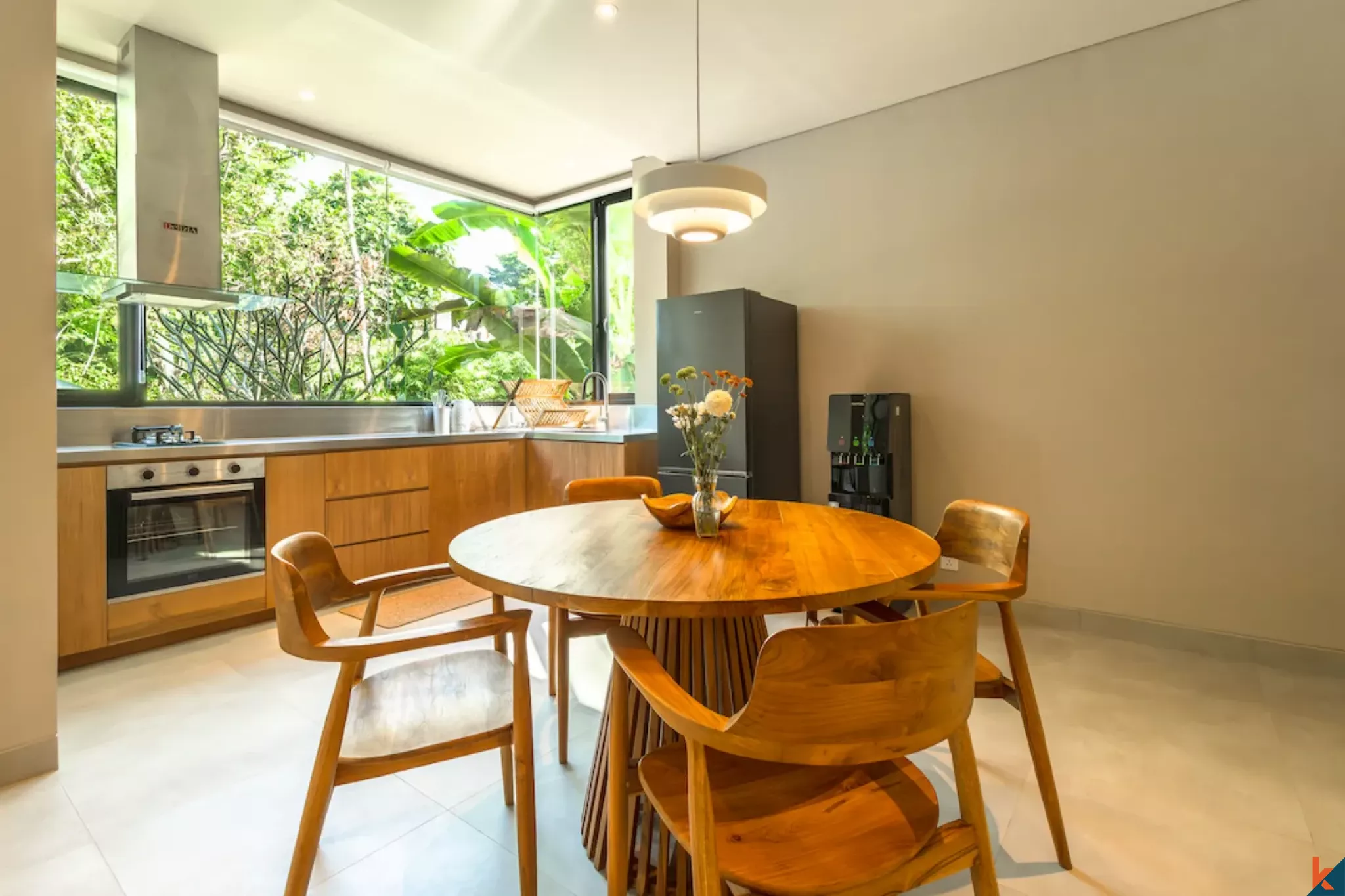 Potensi Investasi Luar Biasa: Kompleks Perumahan Mewah di Tepi Sungai untuk Disewakan di Tumbak