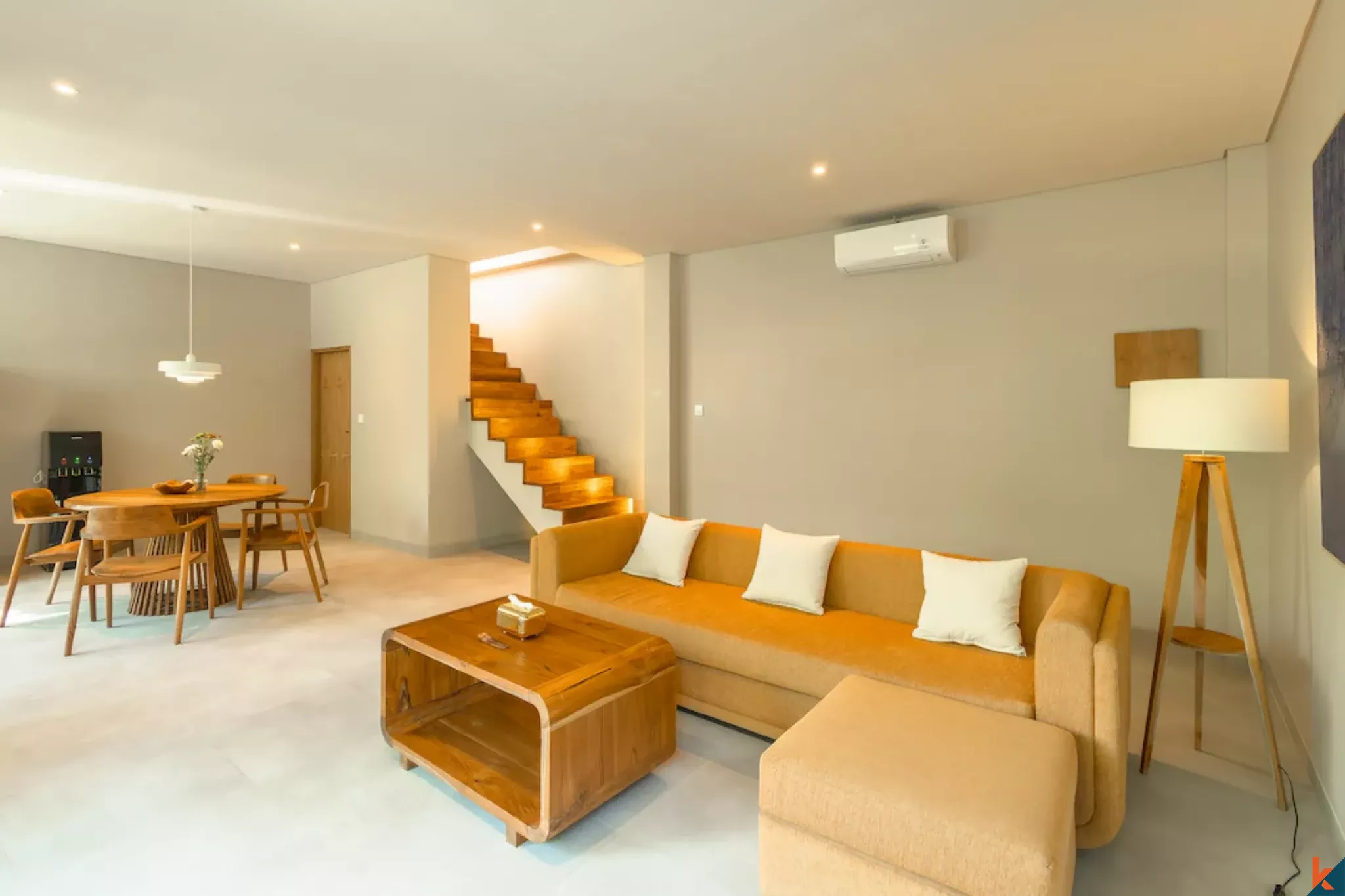 Potensi Investasi Luar Biasa: Kompleks Perumahan Mewah di Tepi Sungai untuk Disewakan di Tumbak