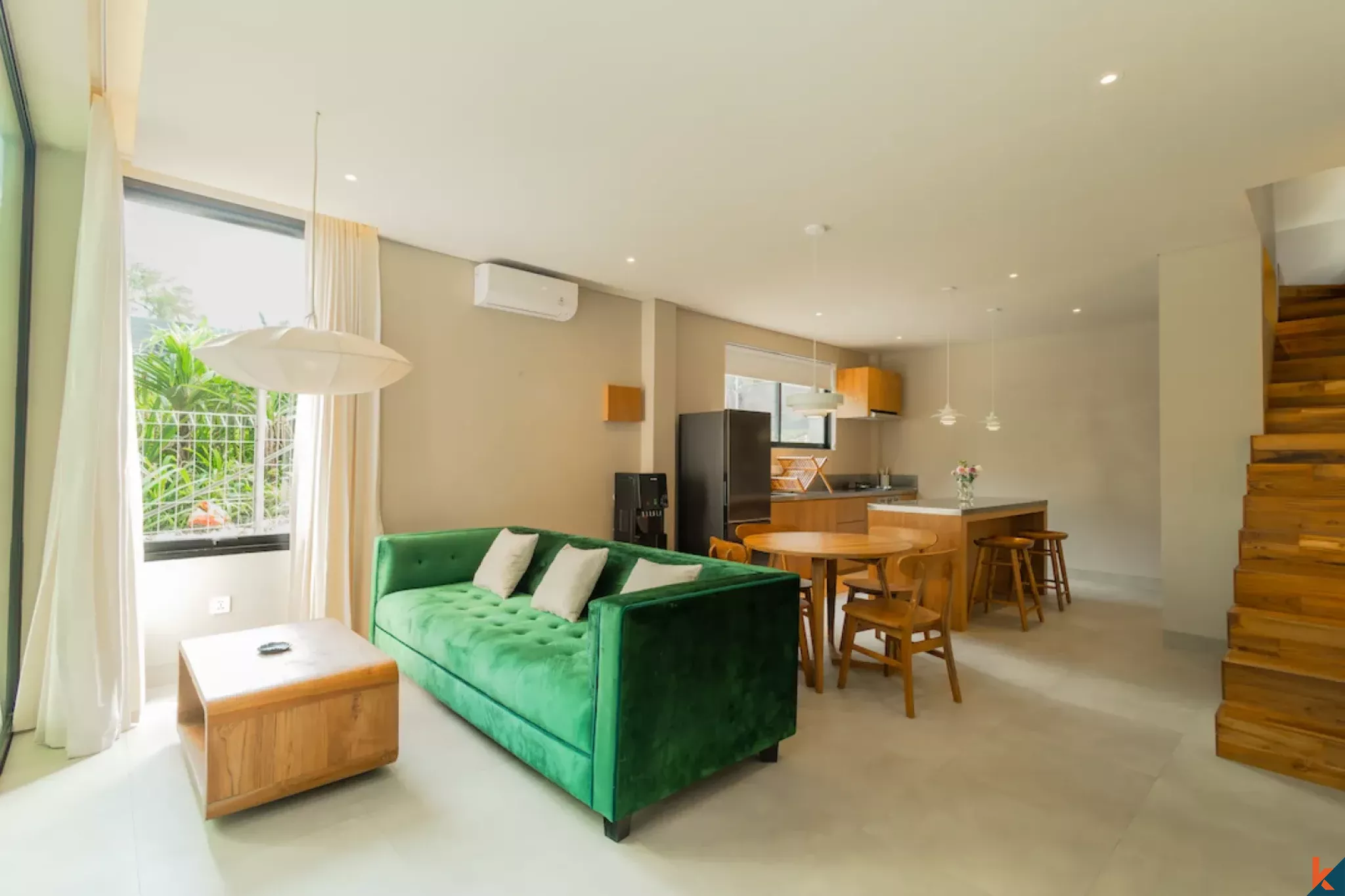 Potensi Investasi Luar Biasa: Kompleks Perumahan Mewah di Tepi Sungai untuk Disewakan di Tumbak