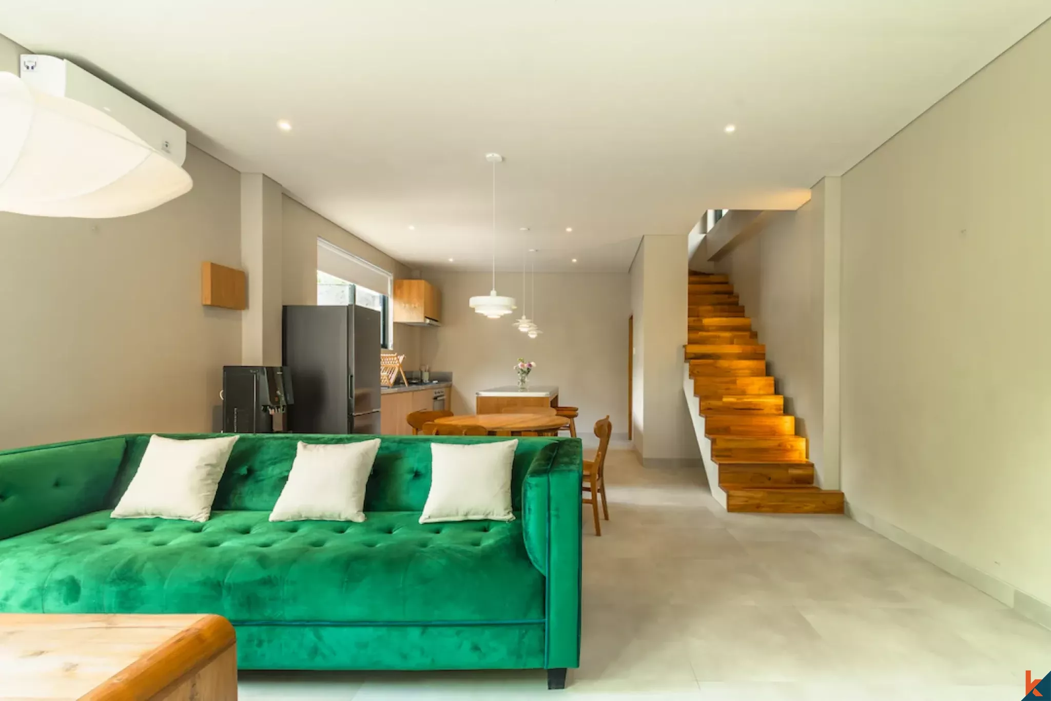 Potensi Investasi Luar Biasa: Kompleks Perumahan Mewah di Tepi Sungai untuk Disewakan di Tumbak