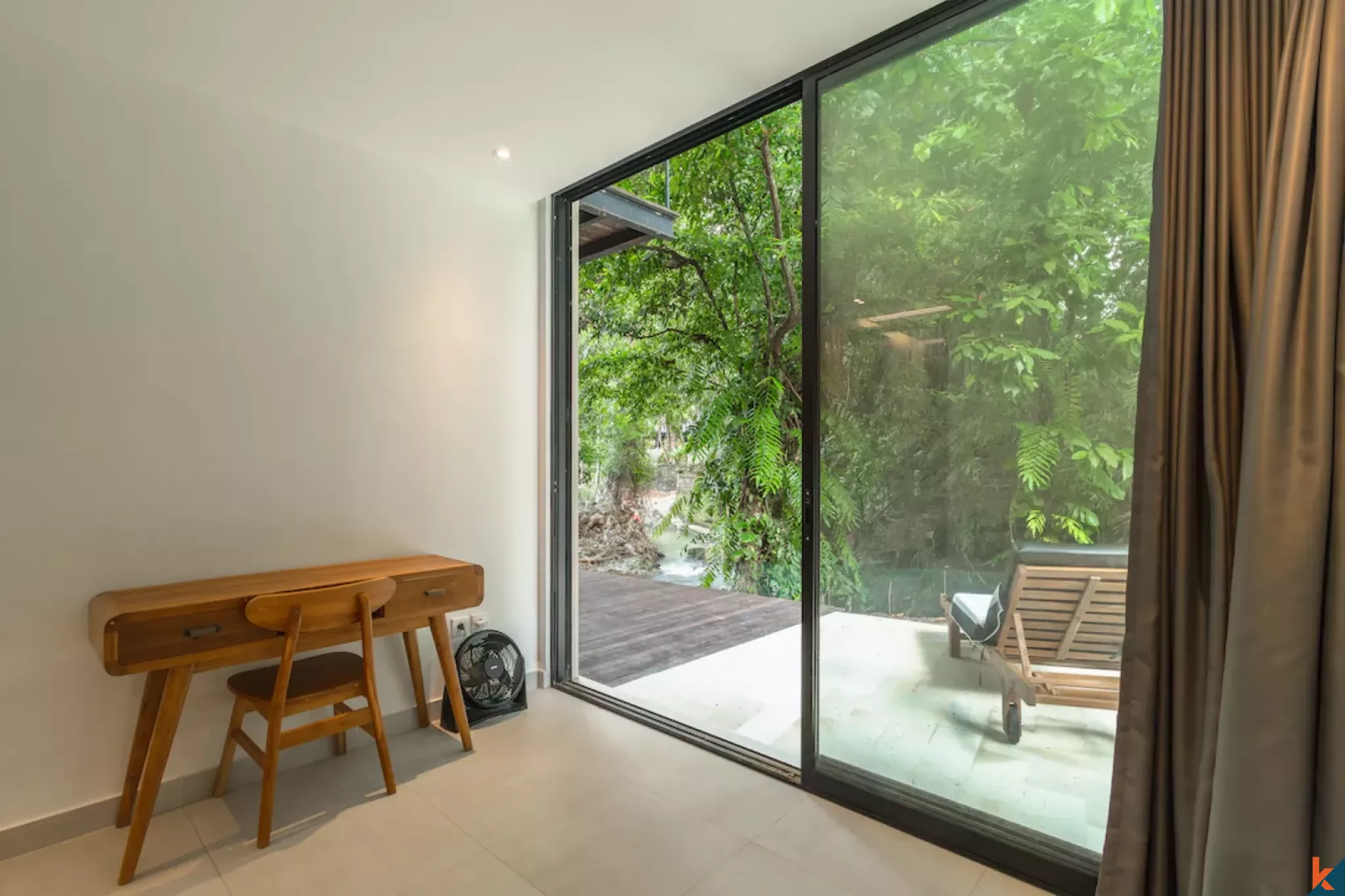 Potensi Investasi Luar Biasa: Kompleks Perumahan Mewah di Tepi Sungai untuk Disewakan di Tumbak